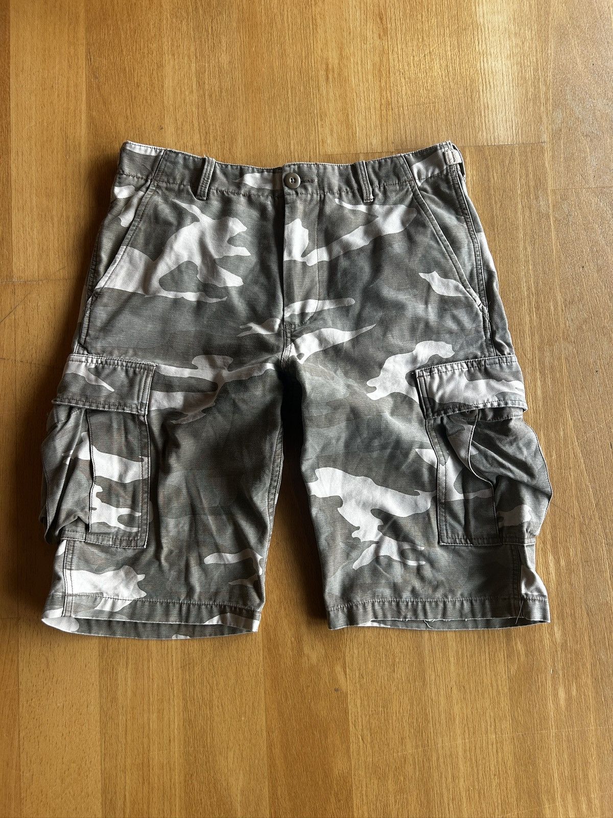 Avirex Avirex Vintage Cargo Camo Short Size US 32 / EU 48 - 1 Thumbnail