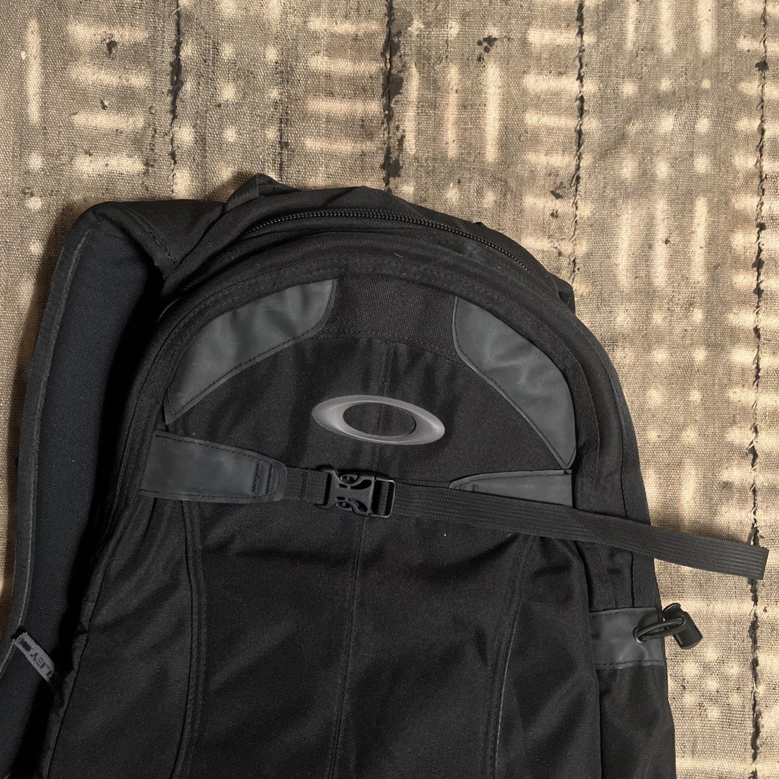 Oakley Oakley Vintage Tactical Snow Backpack Black Snowboard Pack Size ONE SIZE - 2 Thumbnail