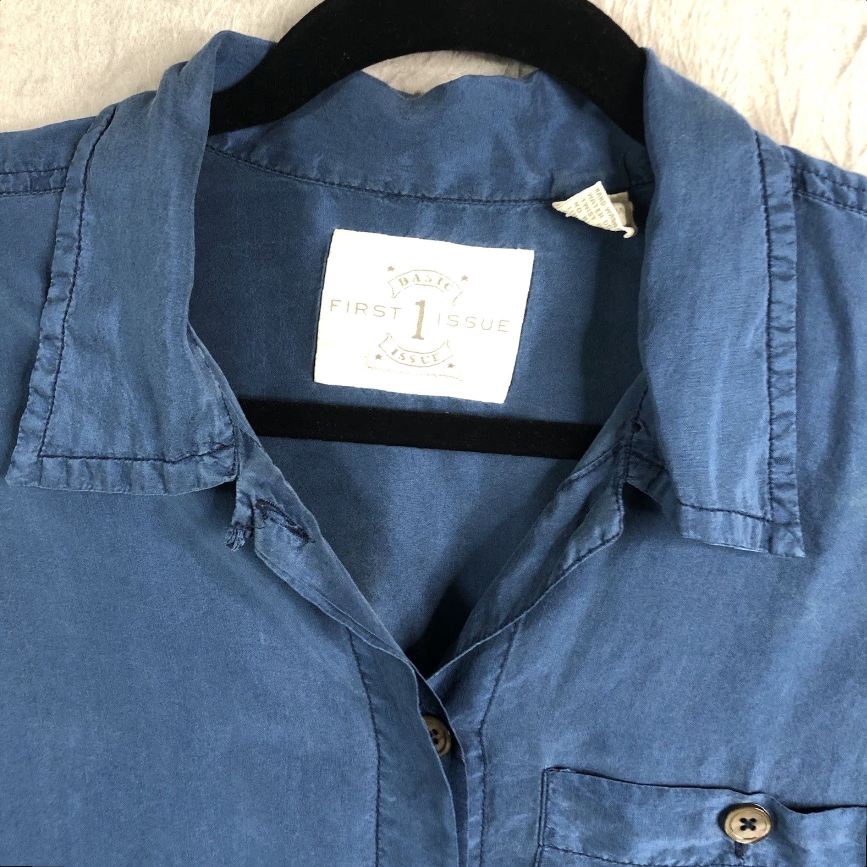 Vintage VINTAGE Silk Top Womens Medium Blue Airy Lightweight Office Quiet Luxury Classic First Issue Blouse Shirt Womens Buttons Collared Long Sleeve Size M / US 6-8 / IT 42-44 - 2 Thumbnail
