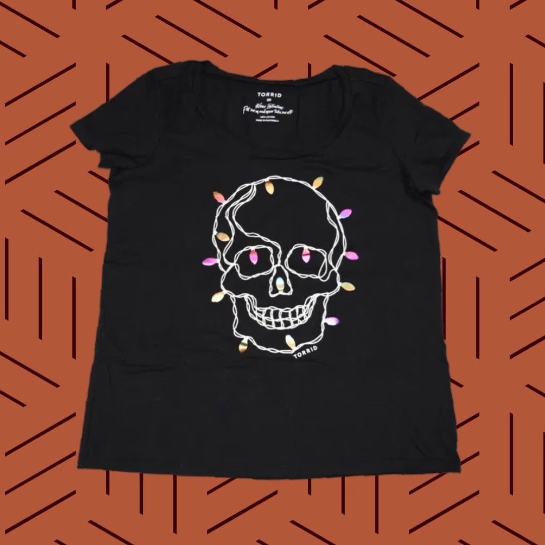 Torrid Torrid Women's T-Shirt 00 Short Sleeve Tee Black Skull Metallic Print V-Neck Pullover Casual Shirt Modern Basic Comfort Size XXS / US 00 / IT 34 - 1 Thumbnail