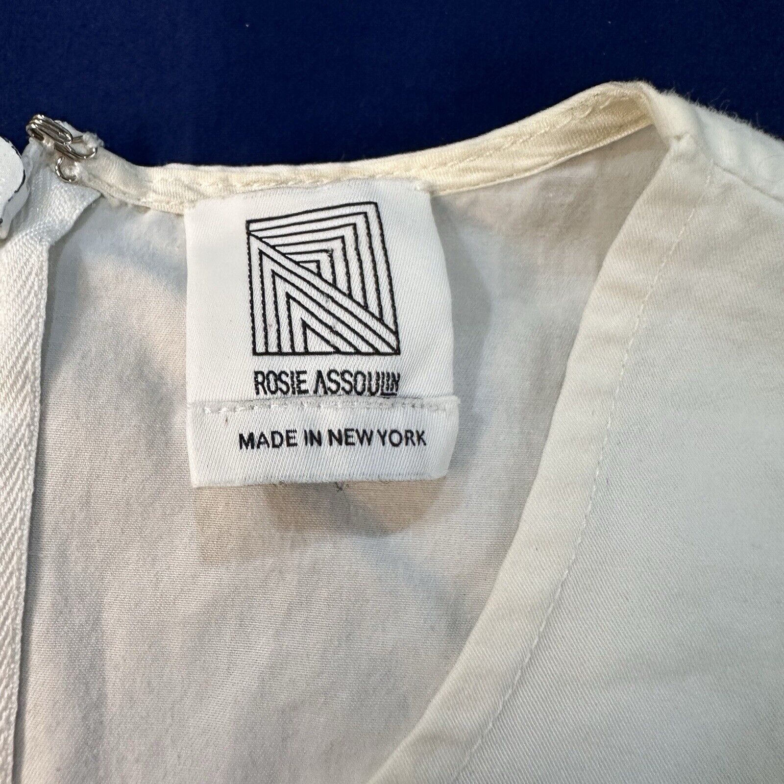 Rosie Assoulin Rosie Assoulin Shirt XS Crew Neck White Back Zip Blouse Top Size XS / US 0-2 / IT 36-38 - 2 Thumbnail