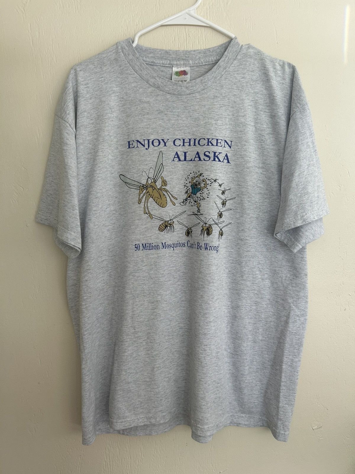 Vintage Vintage Enjoy Chicken Alaska Mosquito Funny Graphic T-shirt Size US XL / EU 56 / 4 - 2 Thumbnail