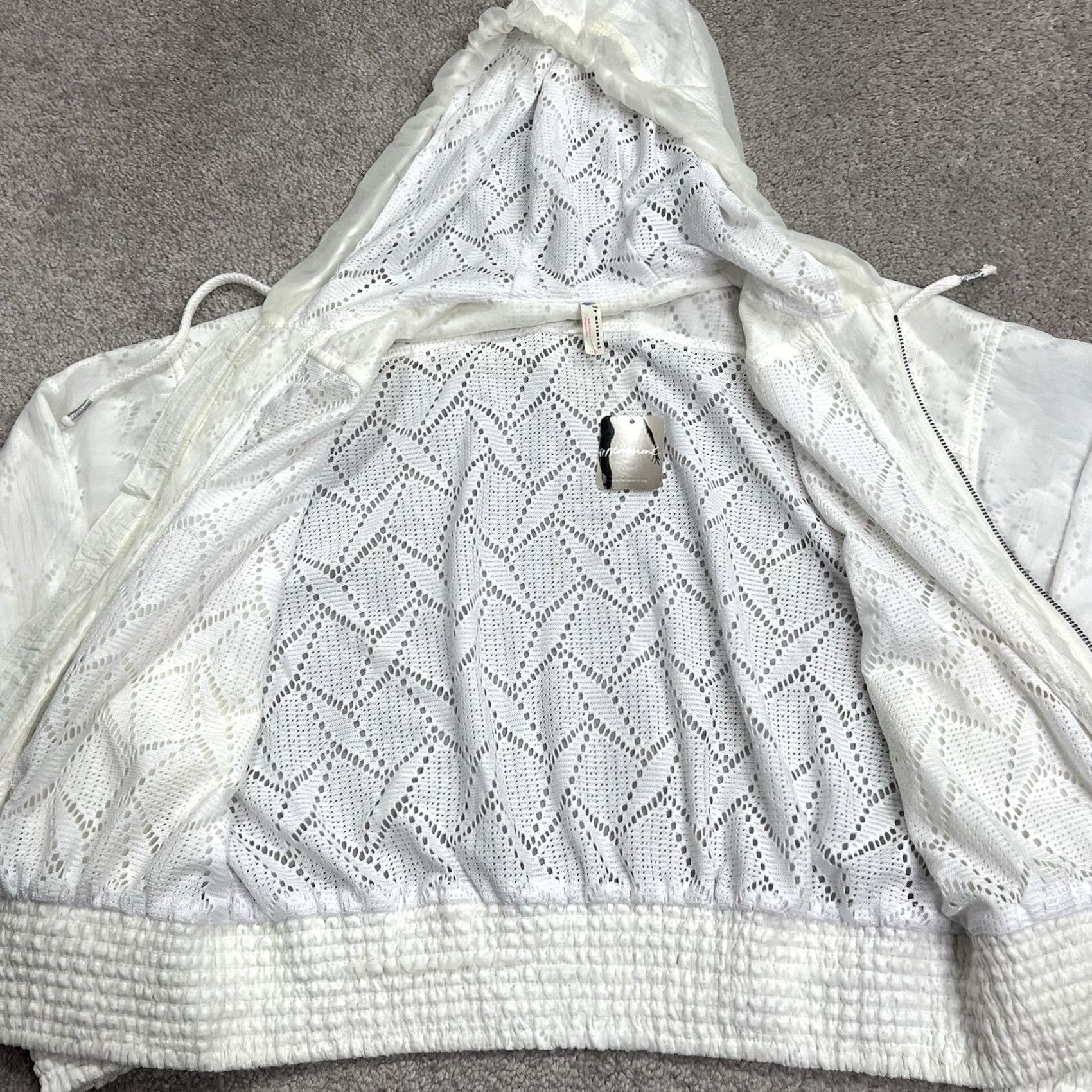 Free People VINTAGE? No. FP Free People Movement White Jacket XS Eyelet Sheer Crop Windbreaker Hoodie NWT Size XS / US 0-2 / IT 36-38 - 6 Thumbnail