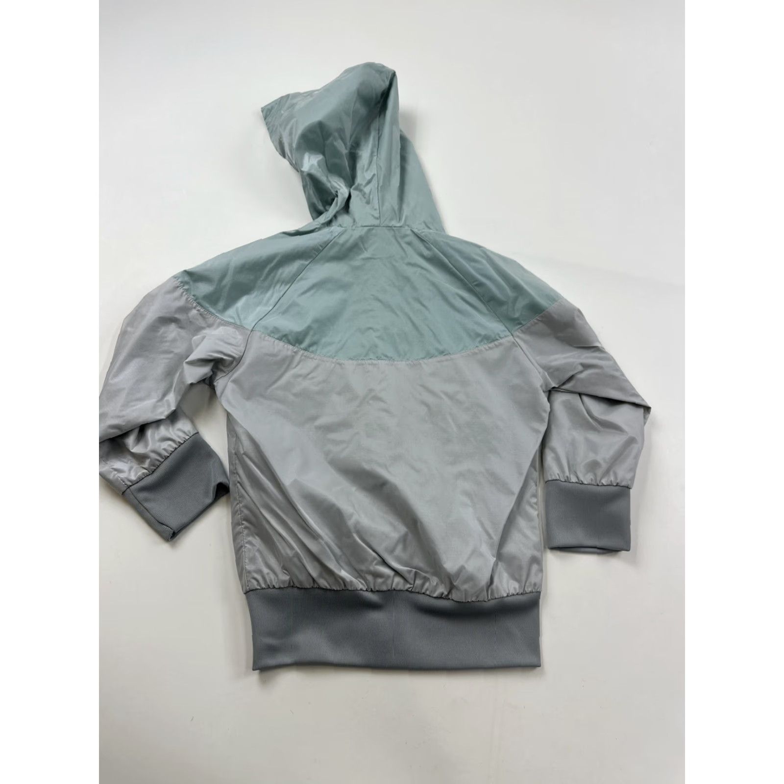 Nike Nike Jacket Women’s XS Mint Grey Full Zip Windbreaker Nike Dri-FIT Windbreaker XS Women Grey Mint Full Zip Nike Jacket Size XS / US 0-2 / IT 36-38 - 2 Thumbnail