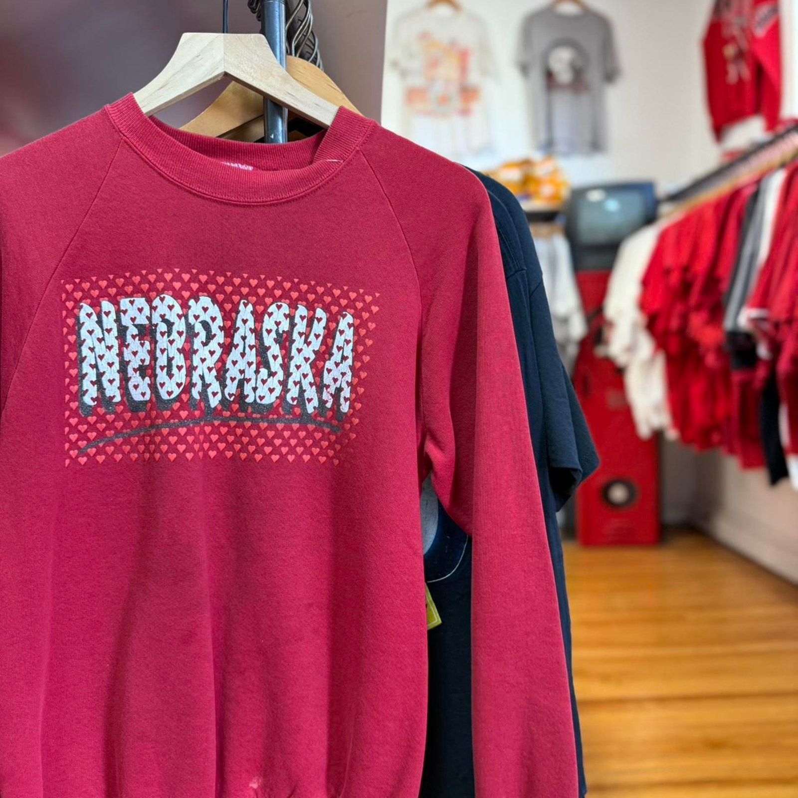 Vintage Vintage 90s Nebraska Huskers Football Hearts Crewneck Size US L / EU 52-54 / 3 - 1 Thumbnail