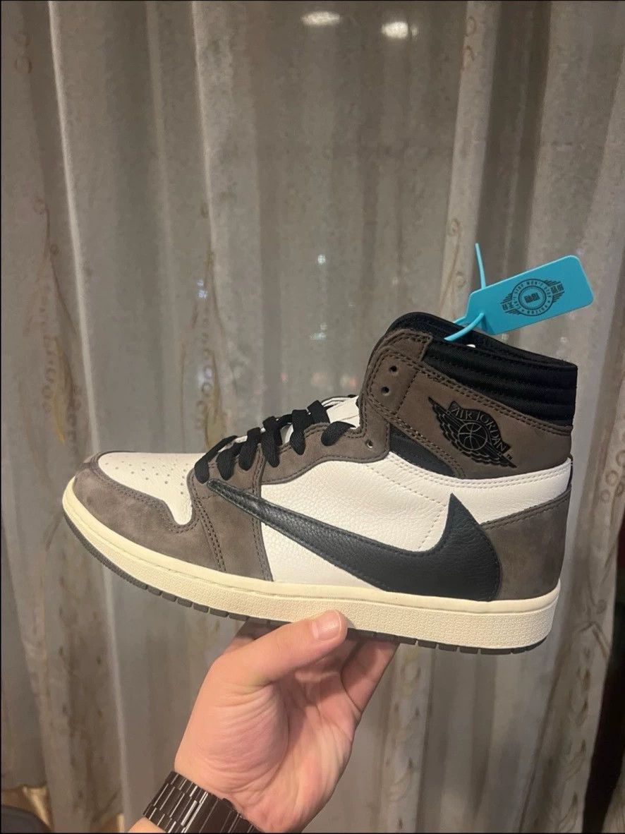 Nike Authentic Travis Scott High-top Retro Basketball Shoes Size US 7 / EU 40 - 3 Thumbnail