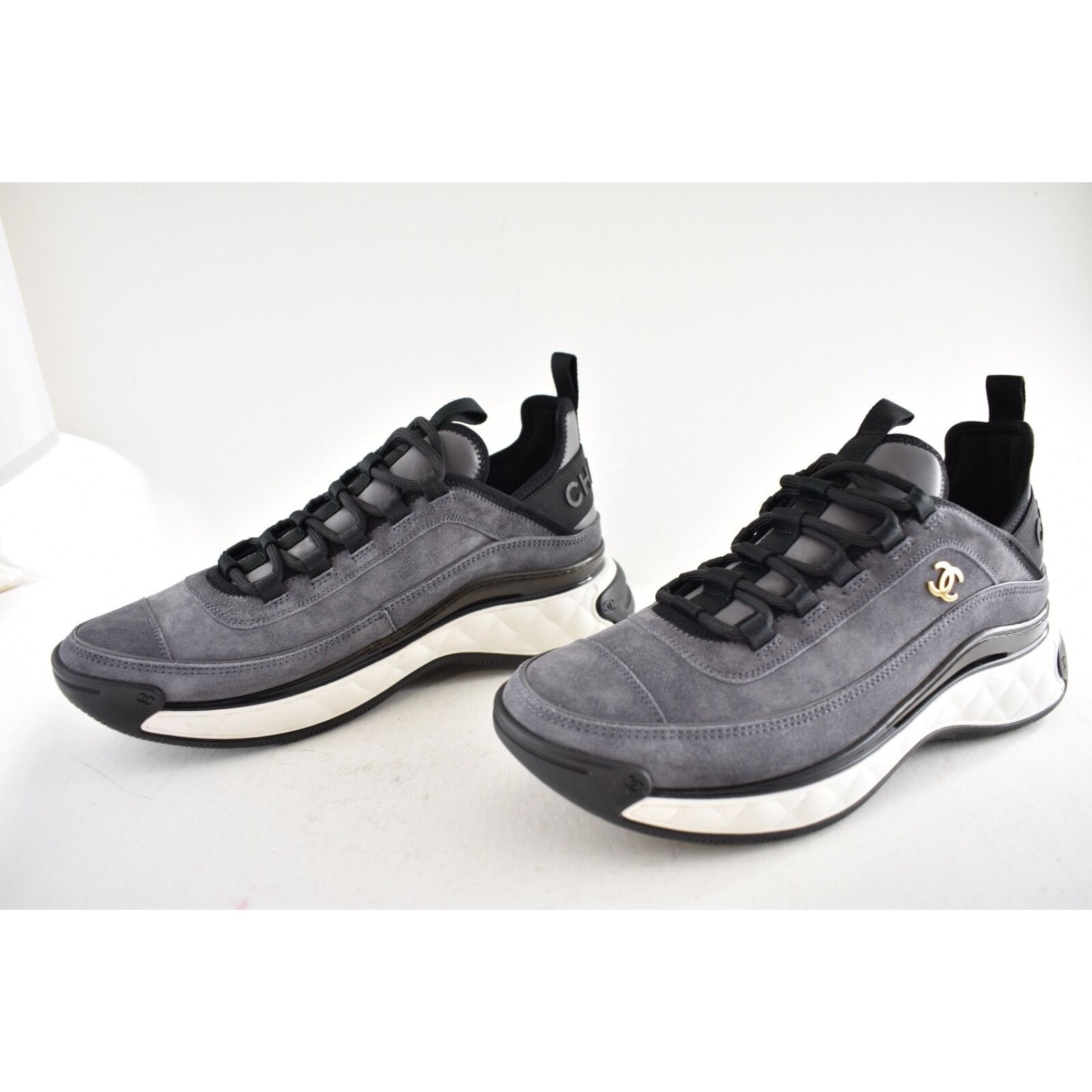 Chanel Chanel 23K Suede White CC Logo Lace Up Low Top Sneaker 41.5 Size US 11.5 / IT 41.5 - 10 Thumbnail