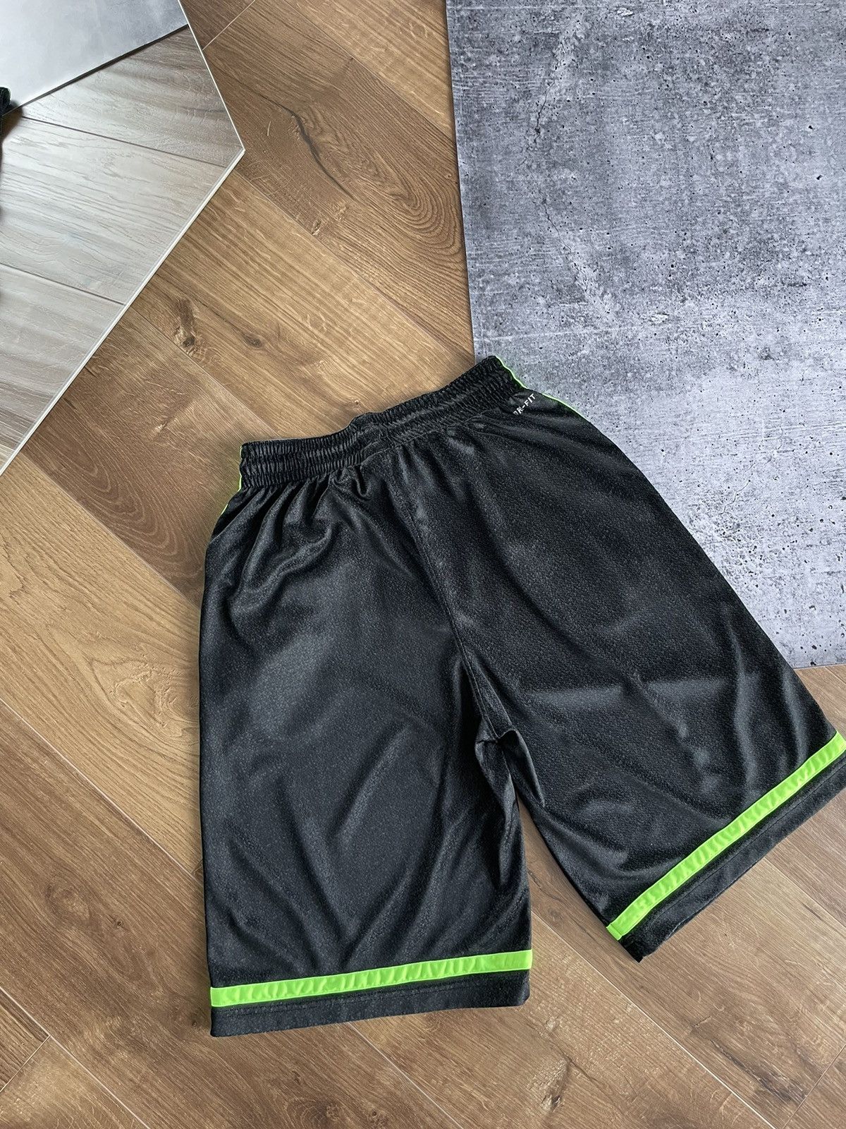 Nike Vintage Nike 90’s Y2K Style Drill Grey Shorts Dri-Fit Size US 32 / EU 48 - 12 Thumbnail
