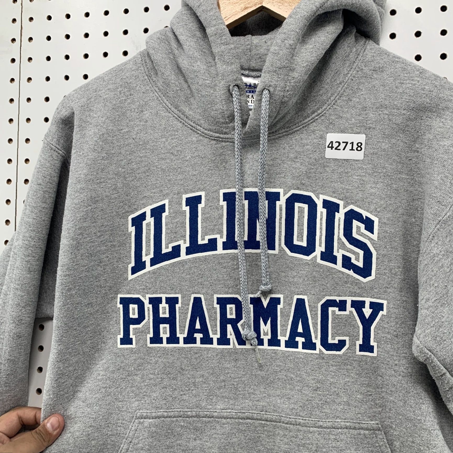 Gildan ILLINOIS PHARMACY Hoodie Sweatshirt Mens Small Gray Hooded Pullover Knit Fleece 50% Cotton 50% Polyester Gildan Heavy Blend Men Size US S / EU 44-46 / 1 - 7 Thumbnail