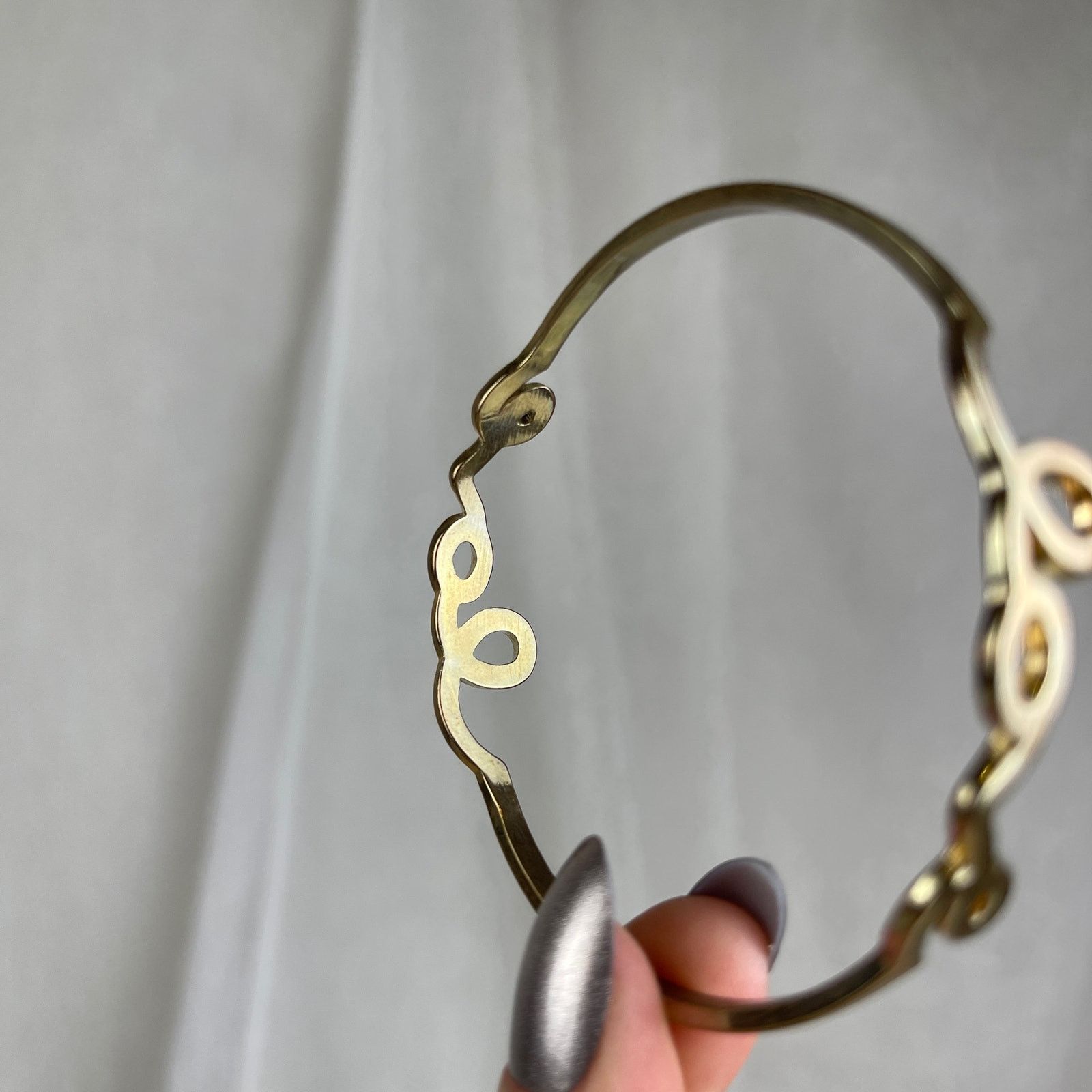 Other Dainty Gold LOVE Bangle Bracelet Minimalist Romantic NWOT Size ONE SIZE - 13 Thumbnail