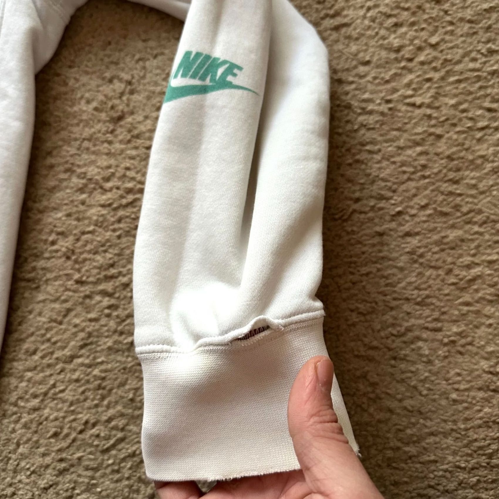 Nike Nike Sweatshirt Mens Pullover Hoodie Logo White Large Size US L / EU 52-54 / 3 - 5 Thumbnail