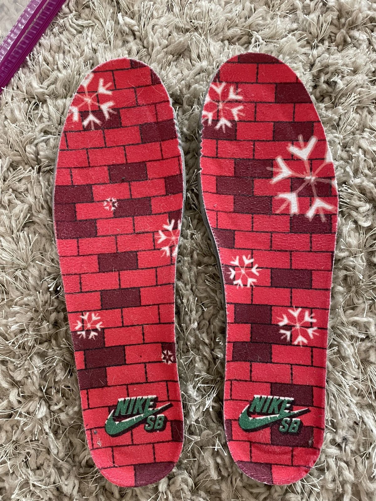 Nike SB Nike SB Candy Cane Size US 9.5 / EU 42-43 - 8 Thumbnail