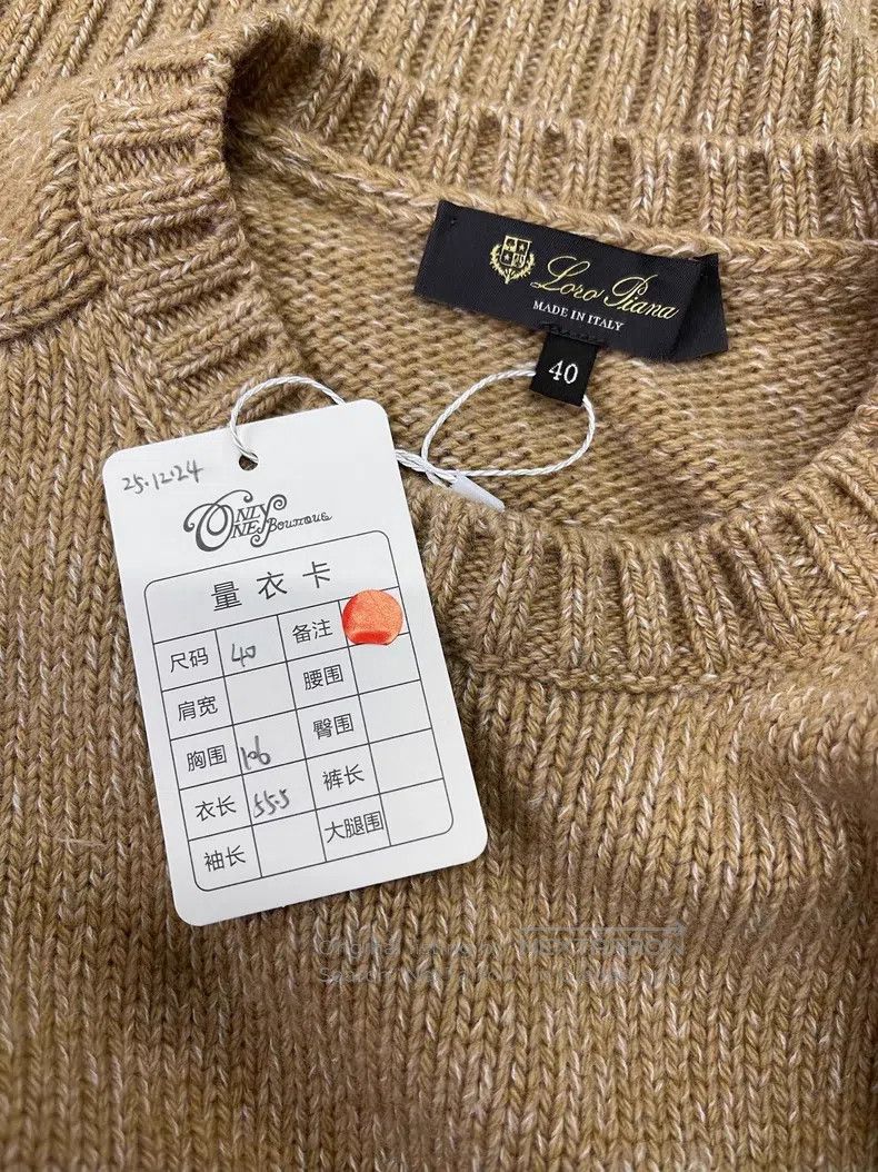 Loro Piana Loro Piana Classic Round Neck Cashmere Sweater - Khaki Size XS / US 0-2 / IT 36-38 - 4 Thumbnail