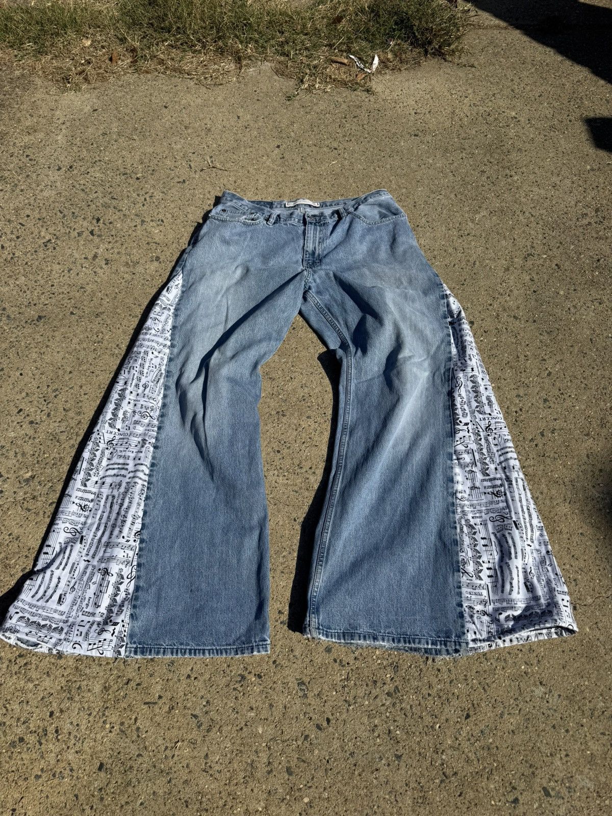 Handmade custom light wash music really baggy denim Size US 34 / EU 50 - 1 Thumbnail