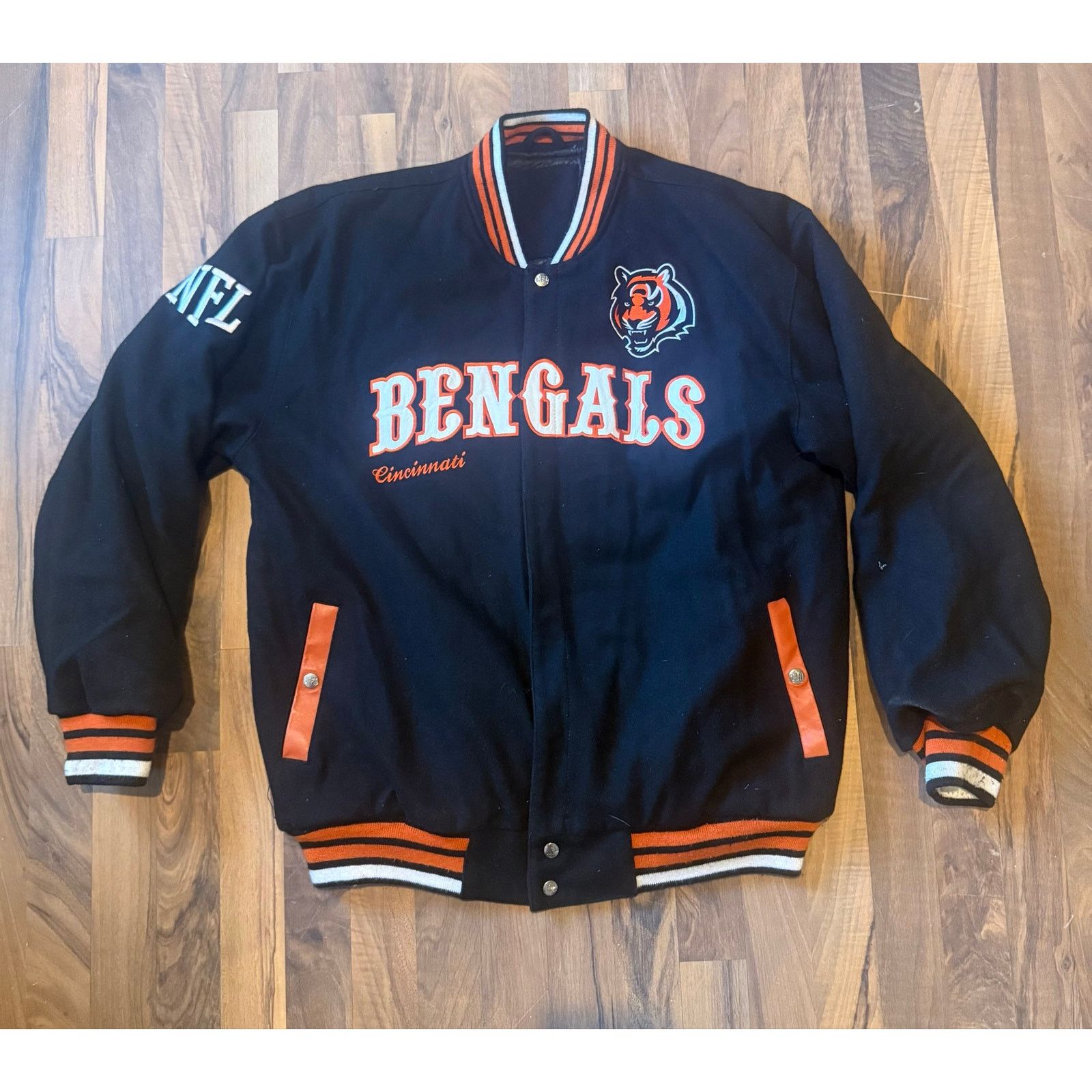 NFL NFL Cincinnati Bangles Coat Side XL NWOT Size US XL / EU 56 / 4 - 1 Thumbnail