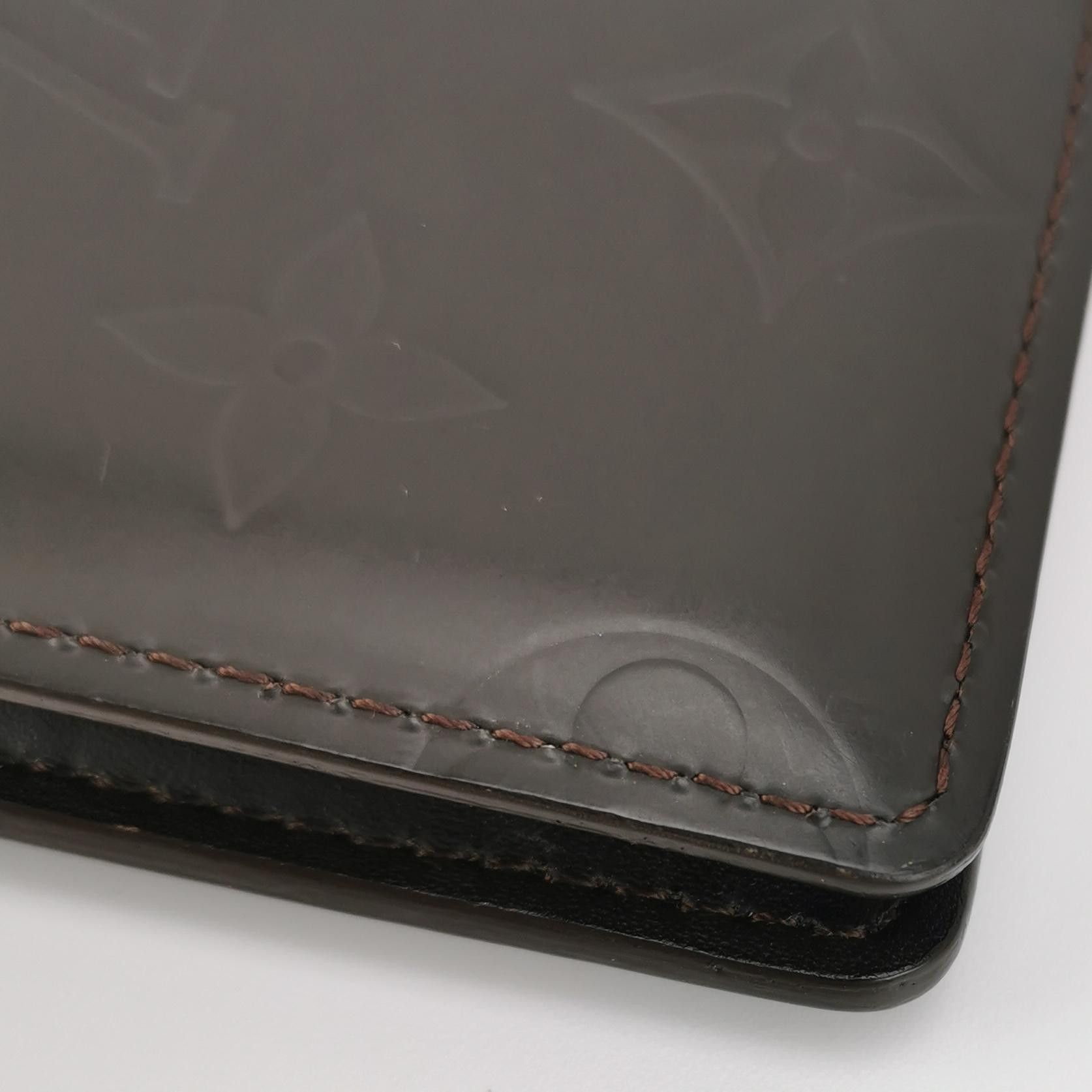 Louis Vuitton Louis Vuitton (LV) Cowhide Letter Logo Folding Card Holder Size ONE SIZE - 7 Thumbnail