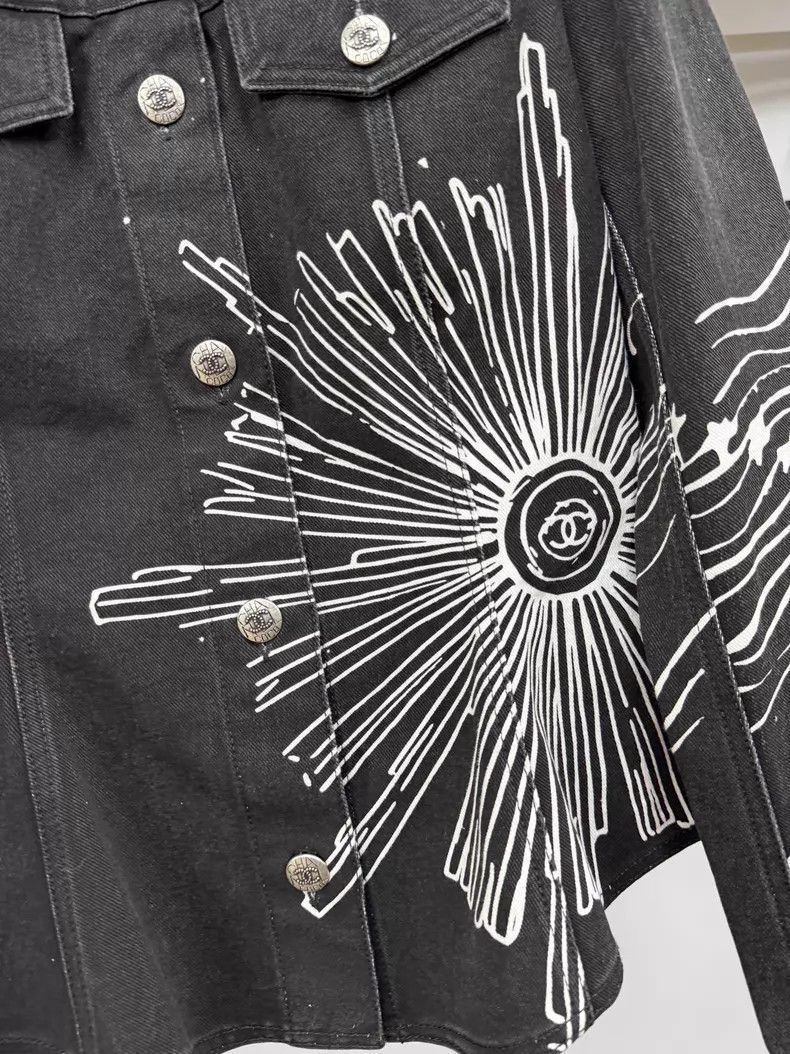 Chanel Chanel Black graffiti denim jacket Size XS / US 0-2 / IT 36-38 - 2 Thumbnail