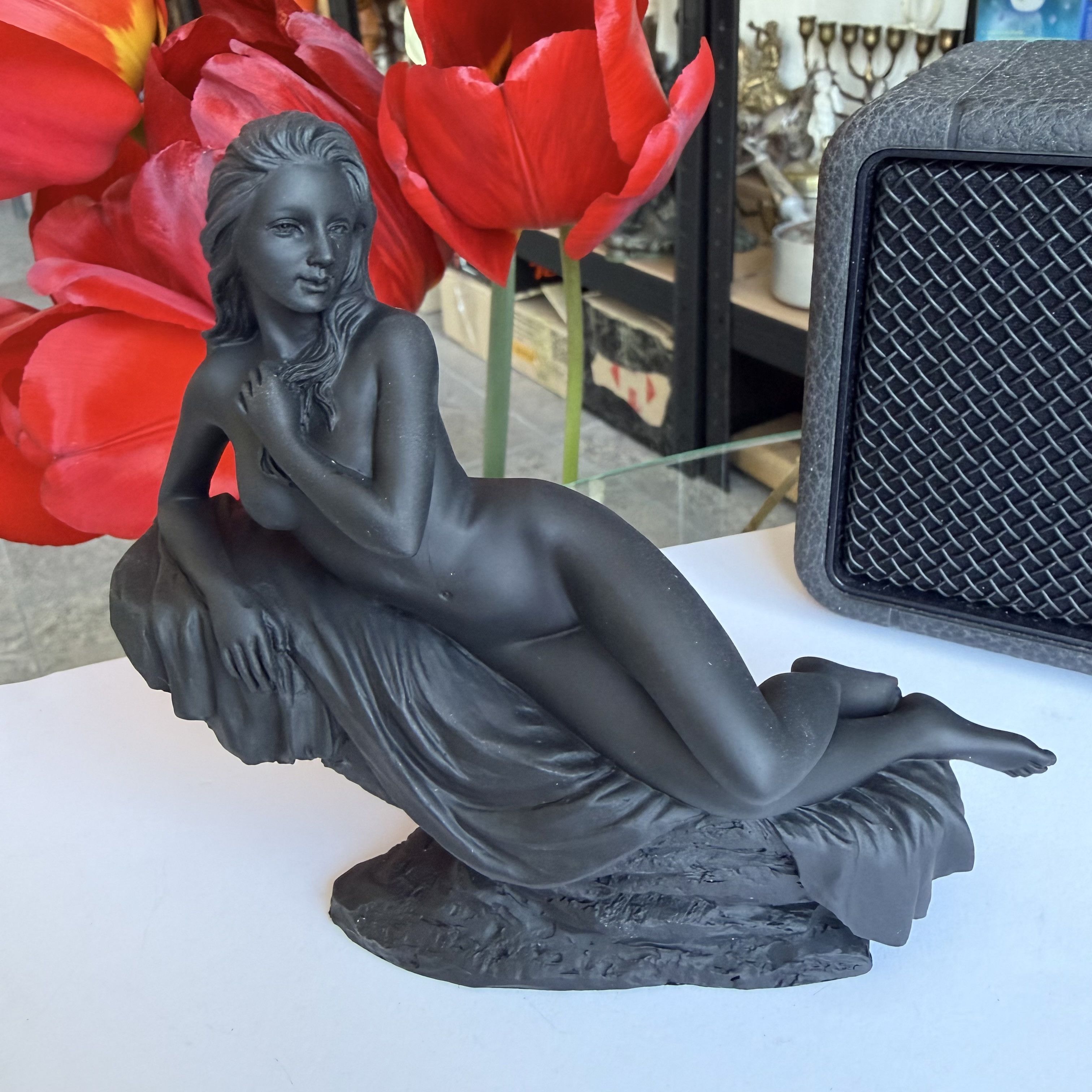 Other Vintage Black Polystone Reclining Lady Figurine Sculpture Size ONE SIZE - 11 Thumbnail