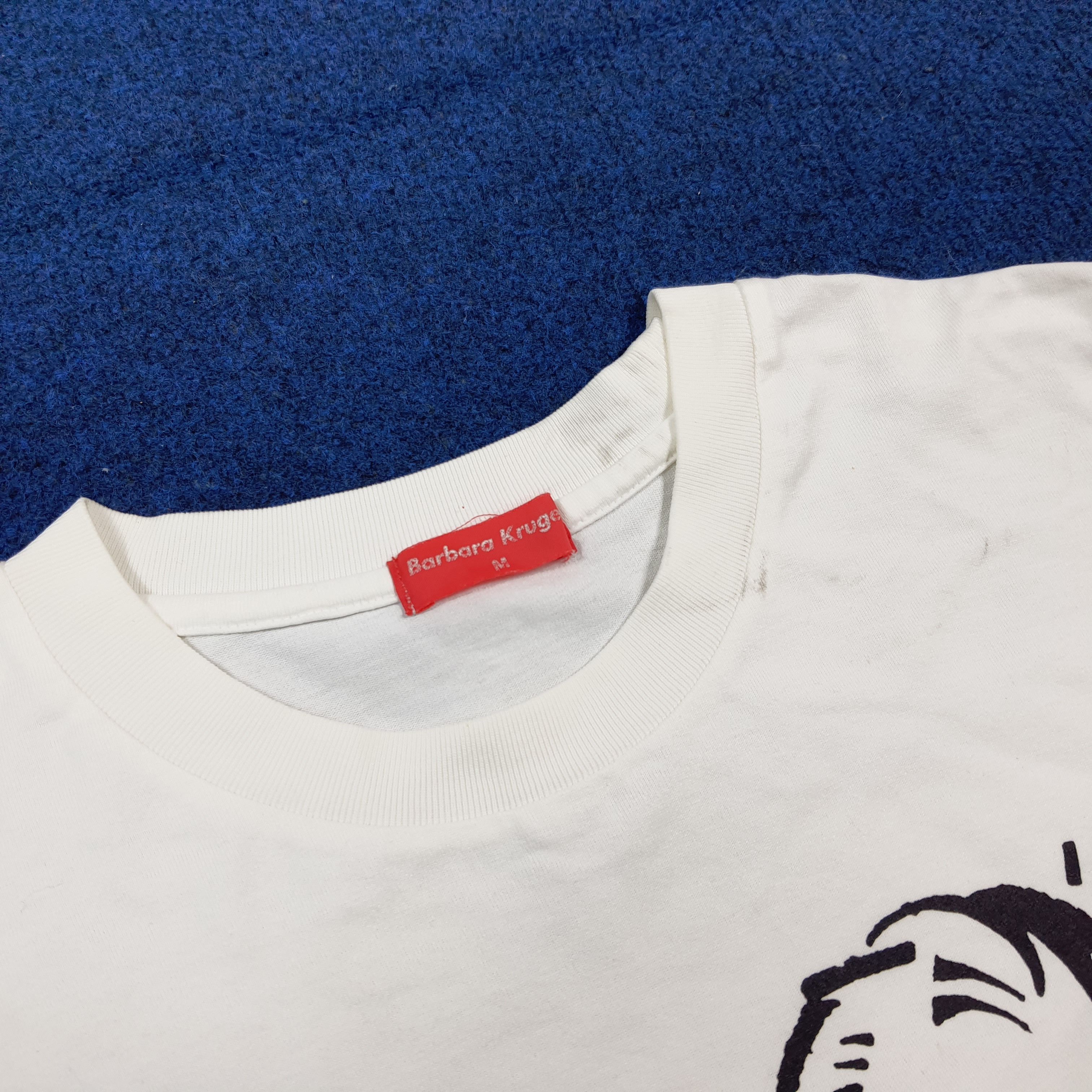 Barbara Kruger Vintage Barbara Kruger Designer Streetwear Tshirt C299N71 Size US M / EU 48-50 / 2 - 6 Thumbnail
