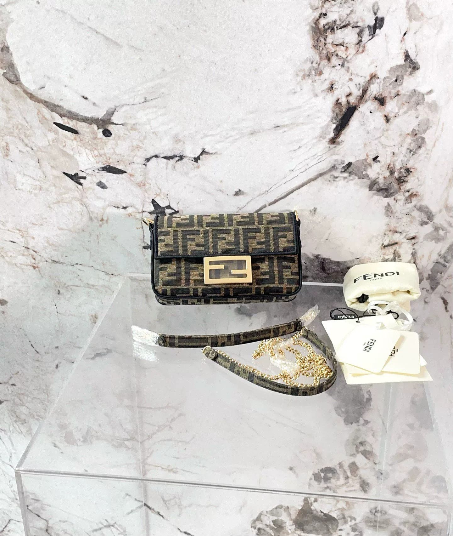 Fendi Pre-loved Bag Very good condition Size ONE SIZE - 1 Thumbnail