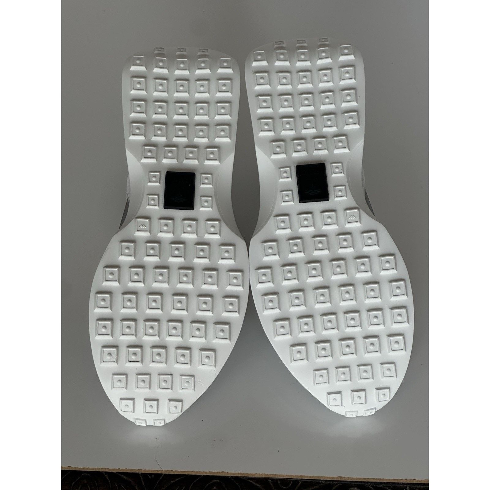 Versace Versace Medusa White/Black/Gold Sneakers 9 US (42 ) 1011942 Size US 9 / EU 42 - 14 Thumbnail