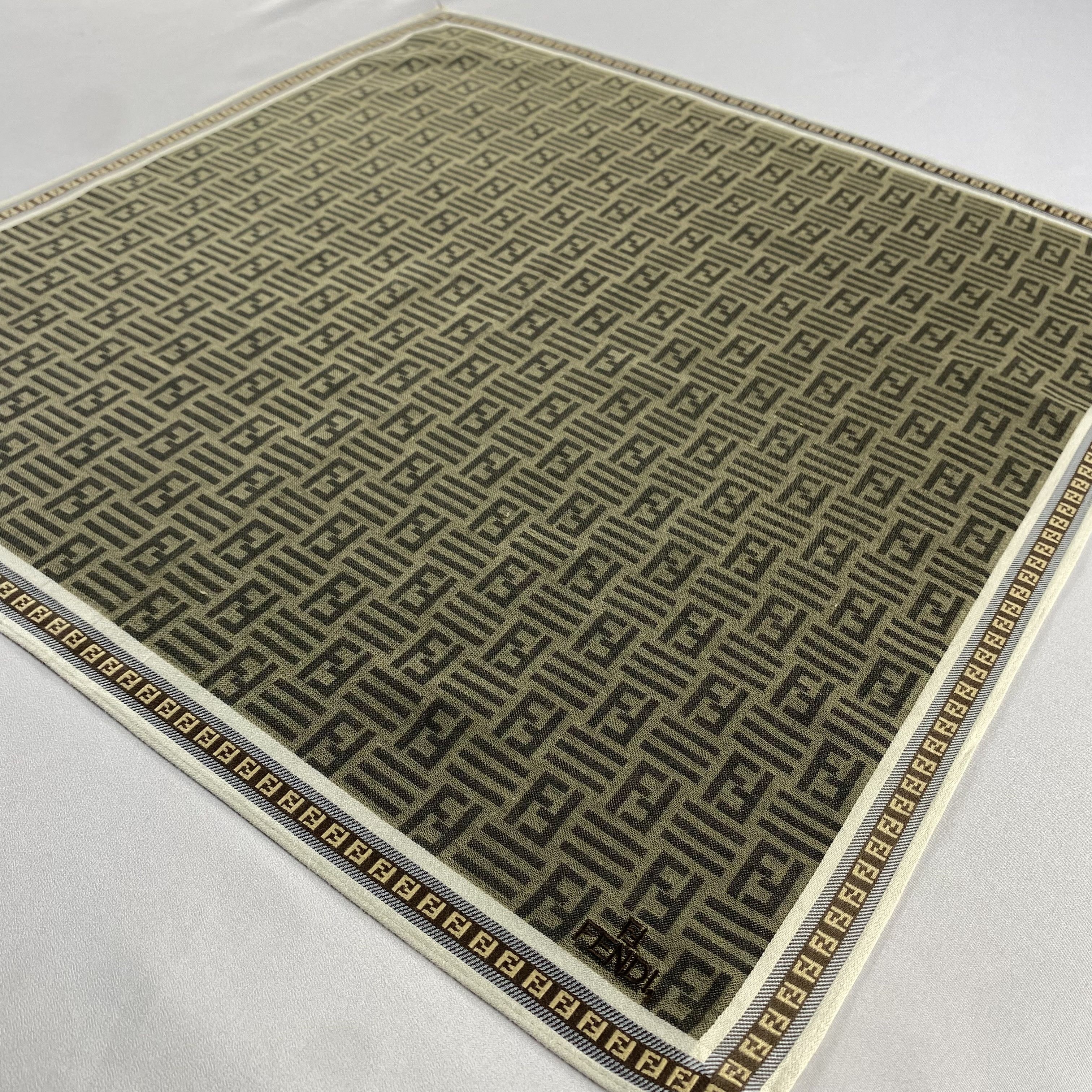 Vintage Fendi Handkerchief / Neckerchief / Bandana-P799 Size ONE SIZE - 2 Thumbnail