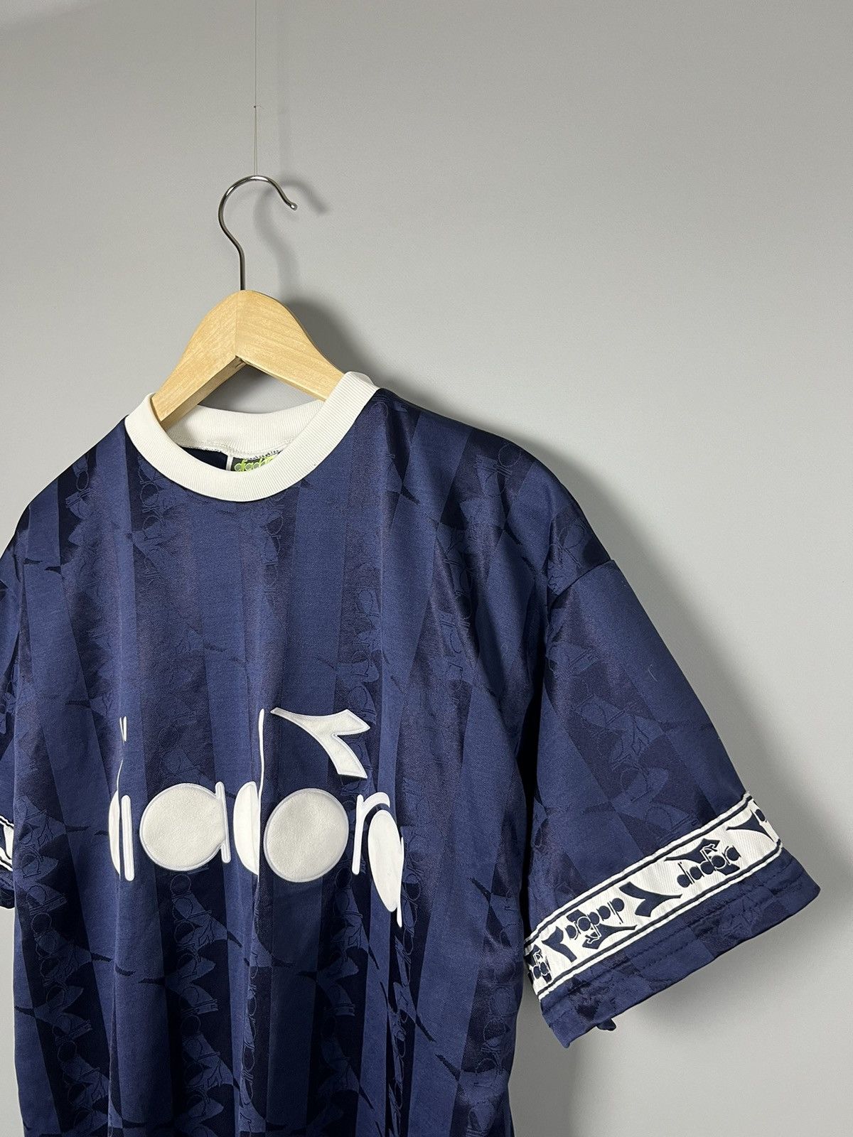 Diadora Vintage Diadora Big Logo T Shirt Tee Baggy Y2K 90s Size US S / EU 44-46 / 1 - 2 Thumbnail