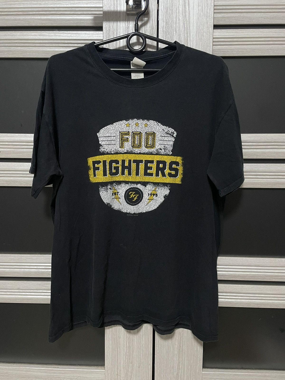 Band Tees × Vintage Vintage 2012 Foo Fighters Band Tour Tee Y2K T Shirt Graphic Size US L / EU 52-54 / 3 - 1 Thumbnail