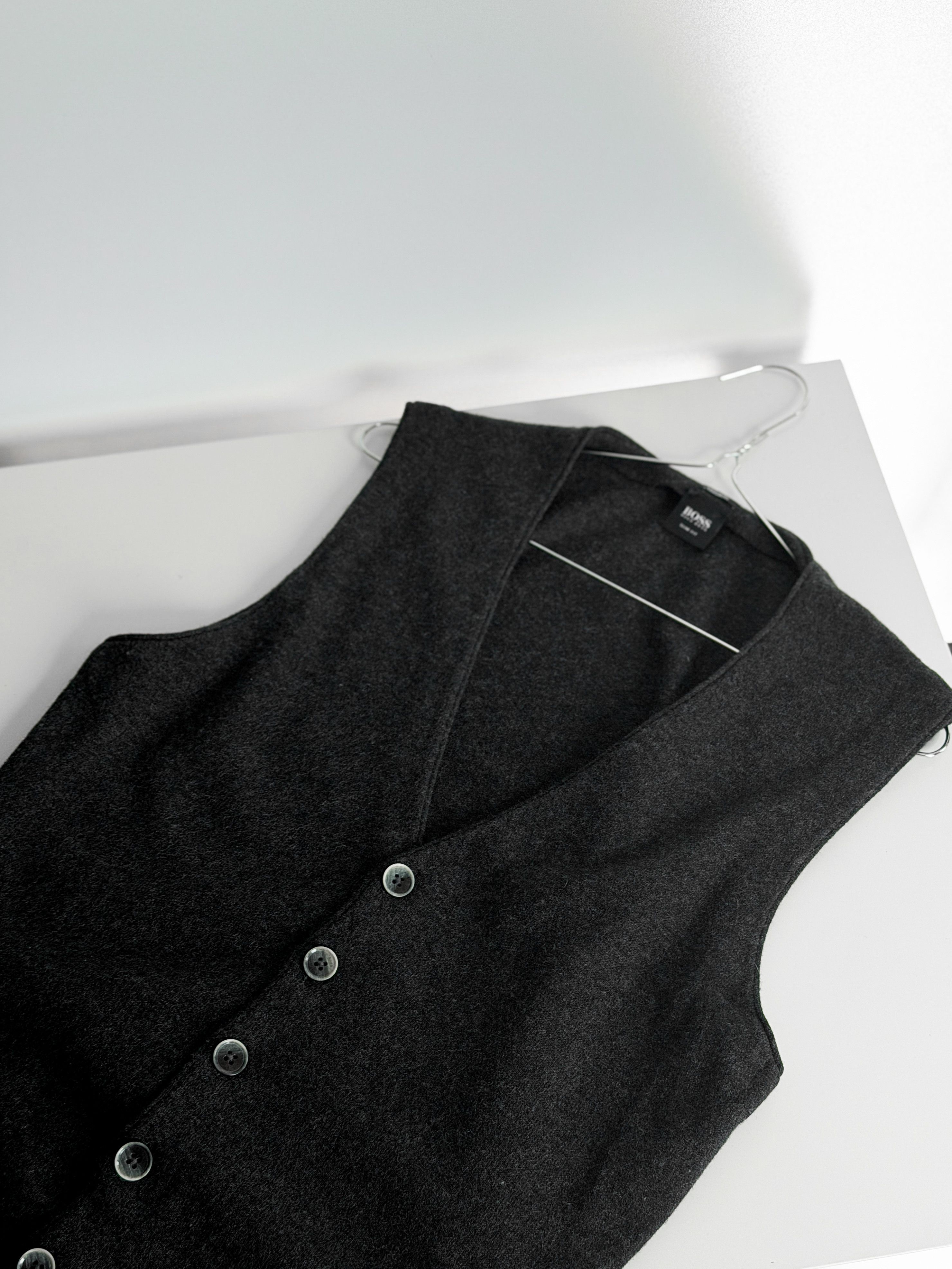 Hugo Boss HUGO BOSS Men’s Wool Vest Size US L / EU 52-54 / 3 - 2 Thumbnail