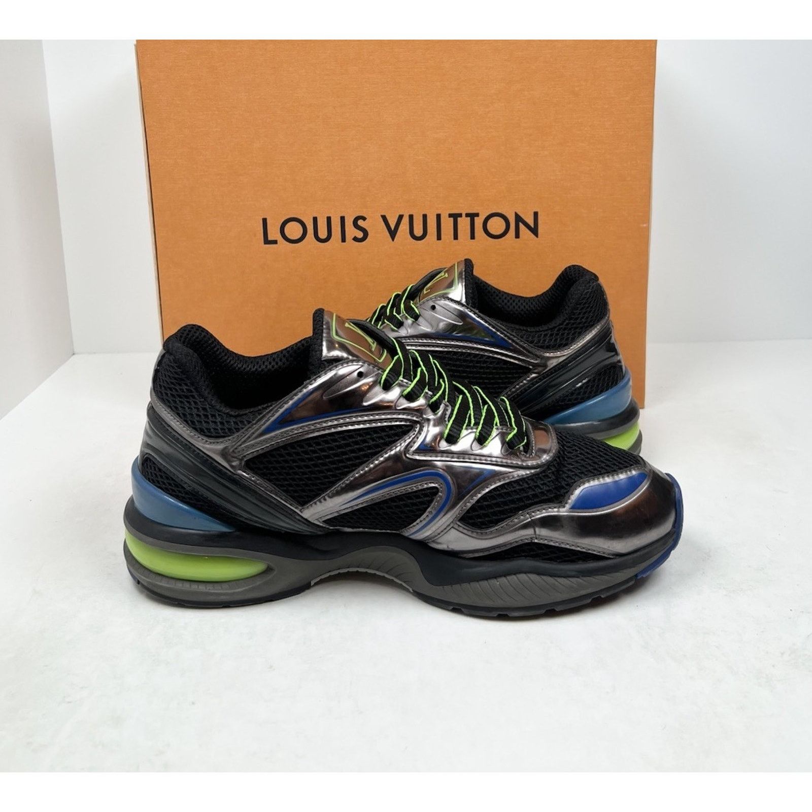 Louis Vuitton Size 6.5LV/7.5US - Louis Vuitton LV Trail Patent Leather Size US 7.5 / EU 40-41 - 4 Thumbnail