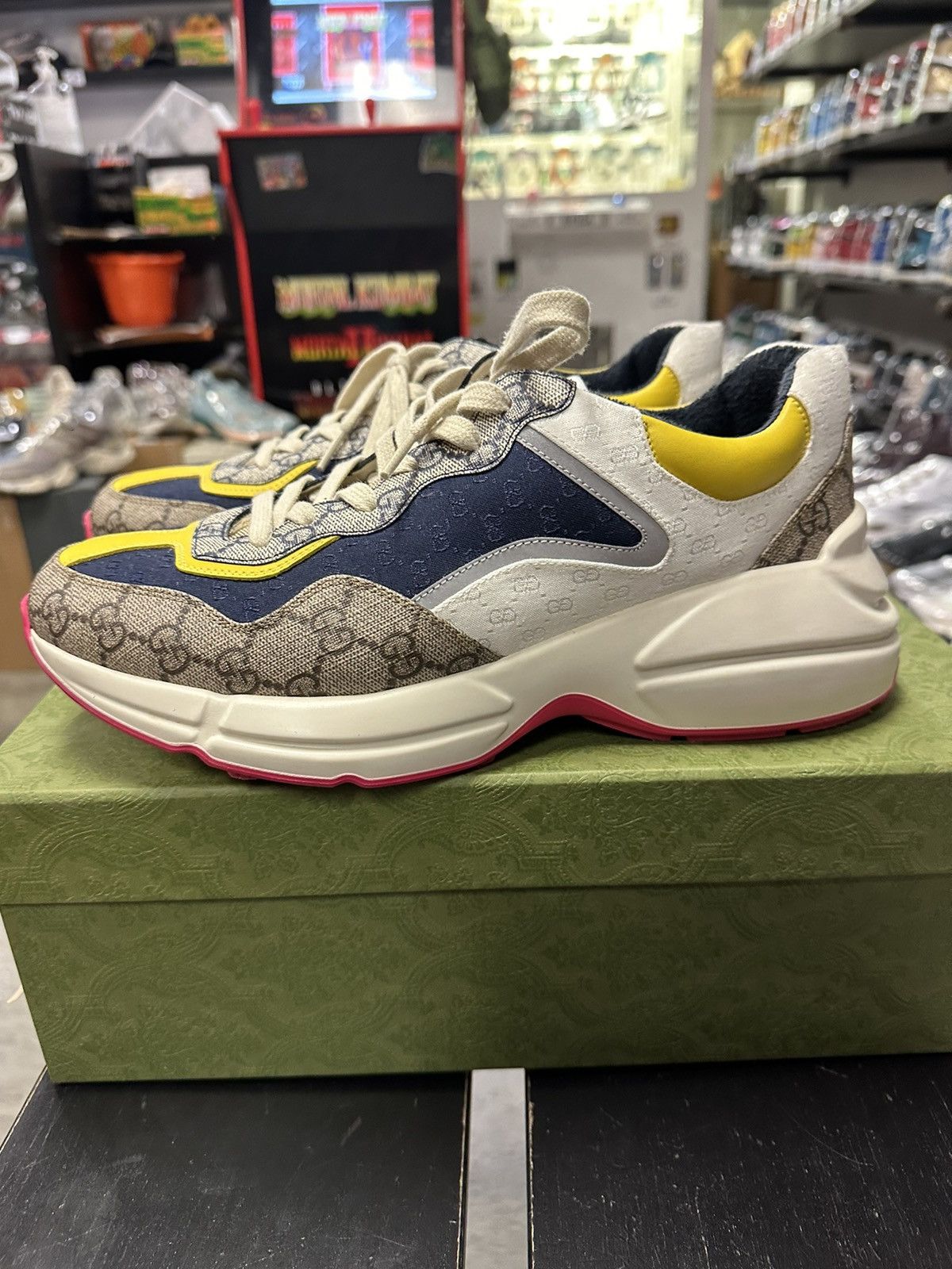 Gucci Gucci rython multi color pre owned size 9 Gucci fits 10/10.5 Size US 10 / EU 43 - 3 Thumbnail