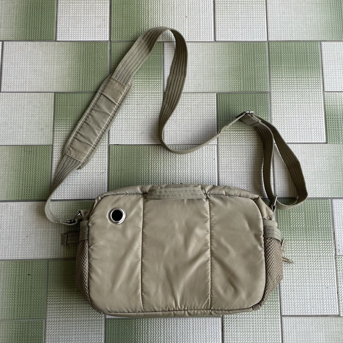 Japanese Brand 🔥 GRAILED LIME GREEN UNBRAND FRONT MULTI-POCKET CROSSBODY Size ONE SIZE - 11 Thumbnail