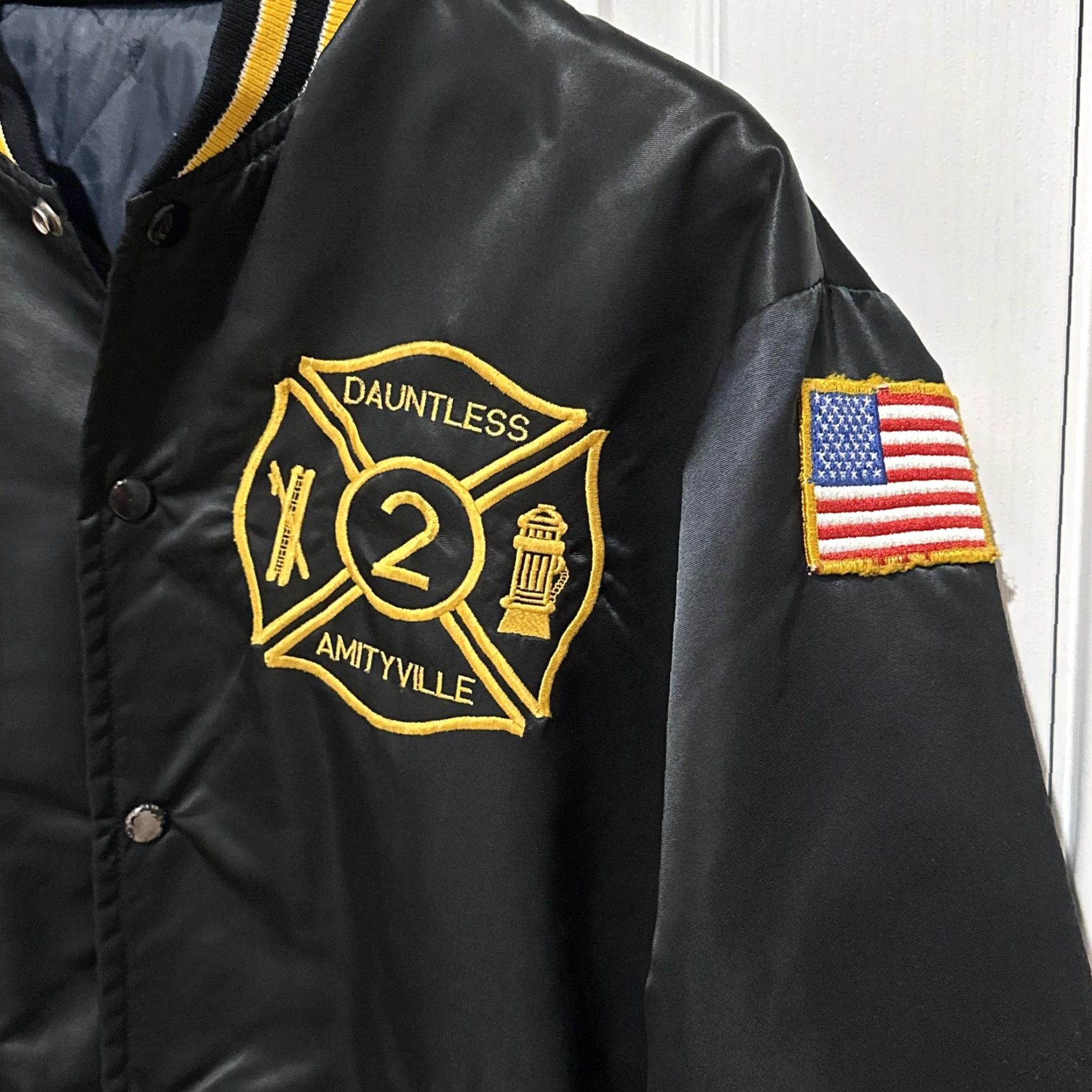 Vintage Vintage Satin Bomber Jacket Mens Large Dauntless Amityville Fire USA Flag Patch Size US XL / EU 56 / 4 - 3 Thumbnail