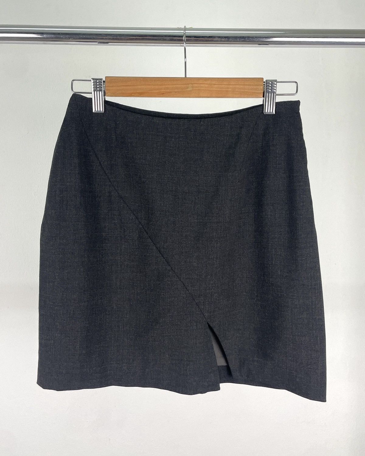 Gucci Gucci by Tom Ford FW1997 Asymmetrical Slit Skirt Size 28" / US 6 / IT 42 - 2 Thumbnail