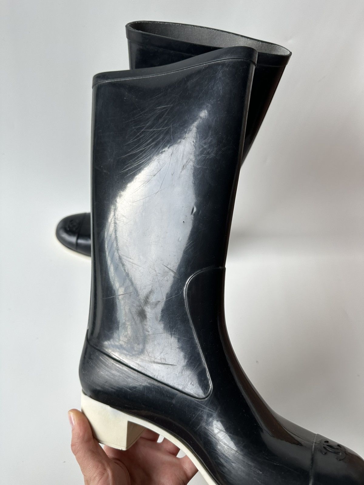 Chanel Chanel Black Rubber Camellia Flower Rain Boots Size US 7 / IT 37 - 11 Thumbnail