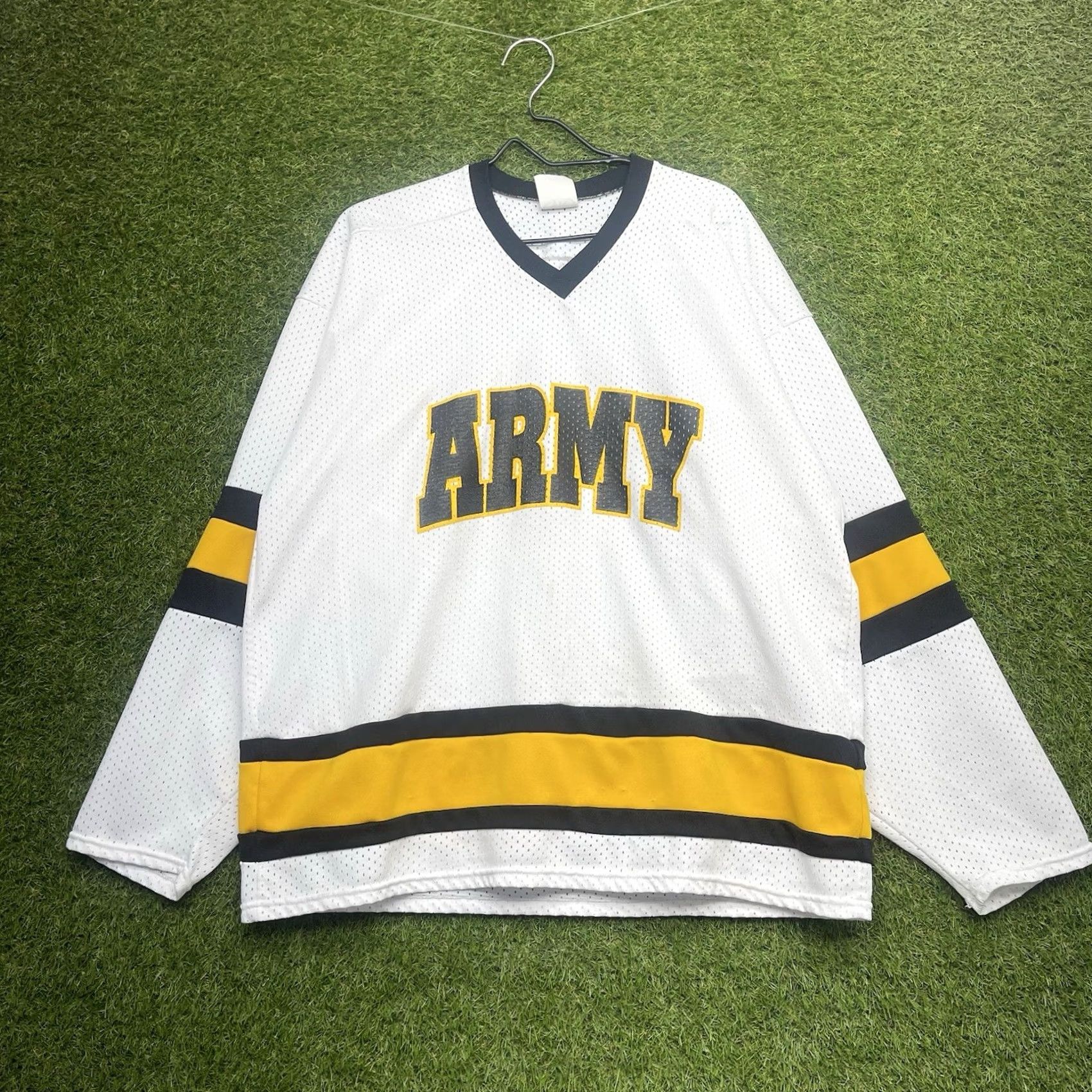Vintage Vintage Army Hockey Jersey Mens L 52 White United States Jersey, 100% Polyester, Long Sleeve, V-Neck, Activewear, Adidas-style no, Nike no Size US L / EU 52-54 / 3 - 2 Thumbnail