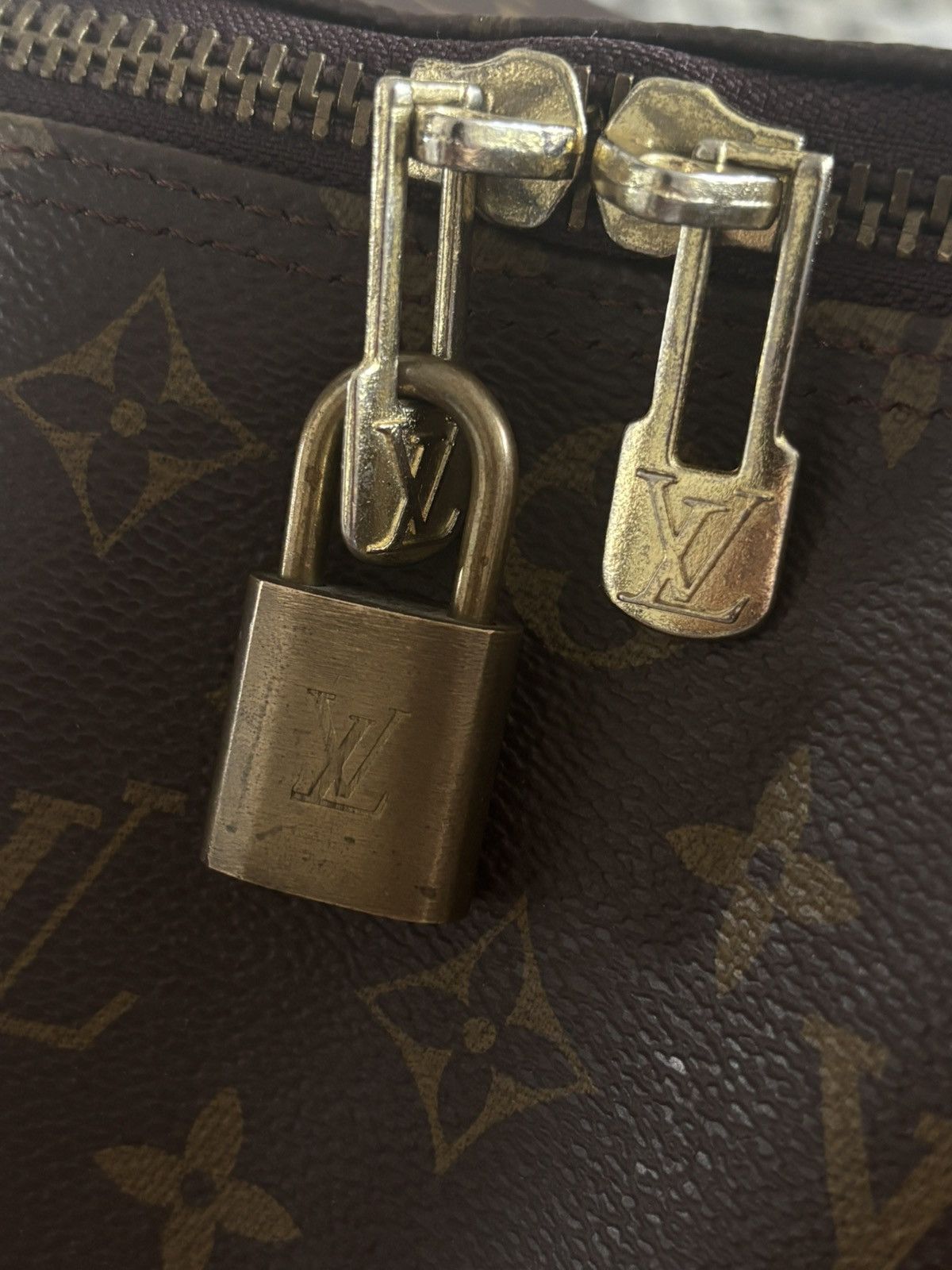 Louis Vuitton Louis Vuitton Keepall 50 Monogram Bag Size ONE SIZE - 17 Thumbnail