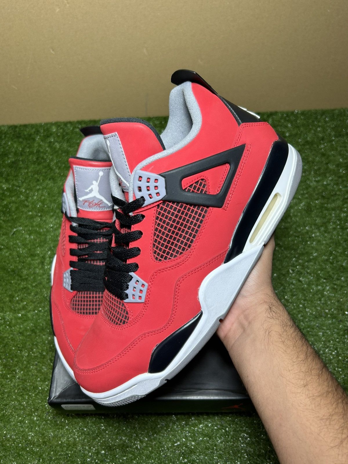Jordan Brand Jordan 4 toro bravo 2013 Size US 12 / EU 45 - 2 Thumbnail