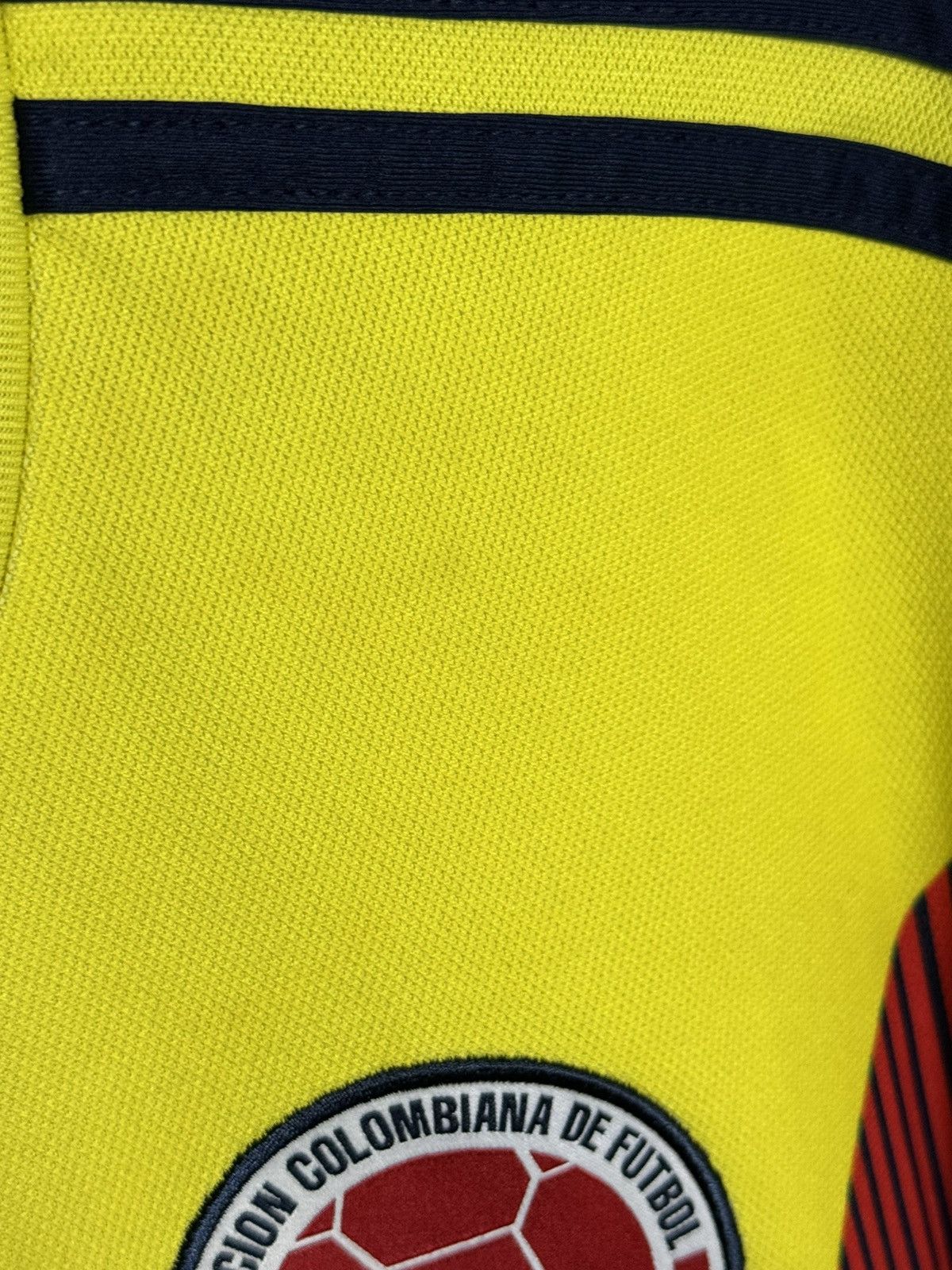 Adidas Colombia 18/19 Home Football Soccer Long Sleeve Jersey Size US S / EU 44-46 / 1 - 14 Thumbnail