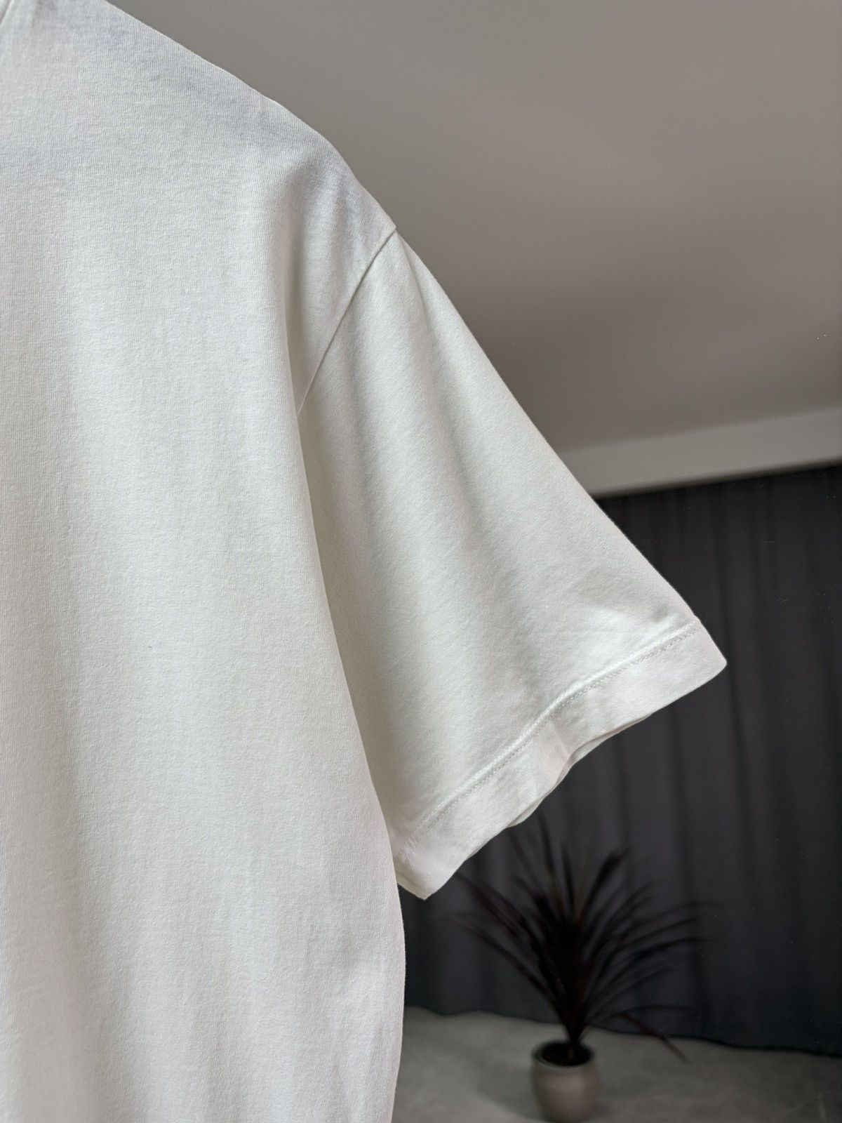 Stone Island Stone Island Logo T-Shirt White Minimal Graphic Tee Luxury Size US M / EU 48-50 / 2 - 10 Thumbnail