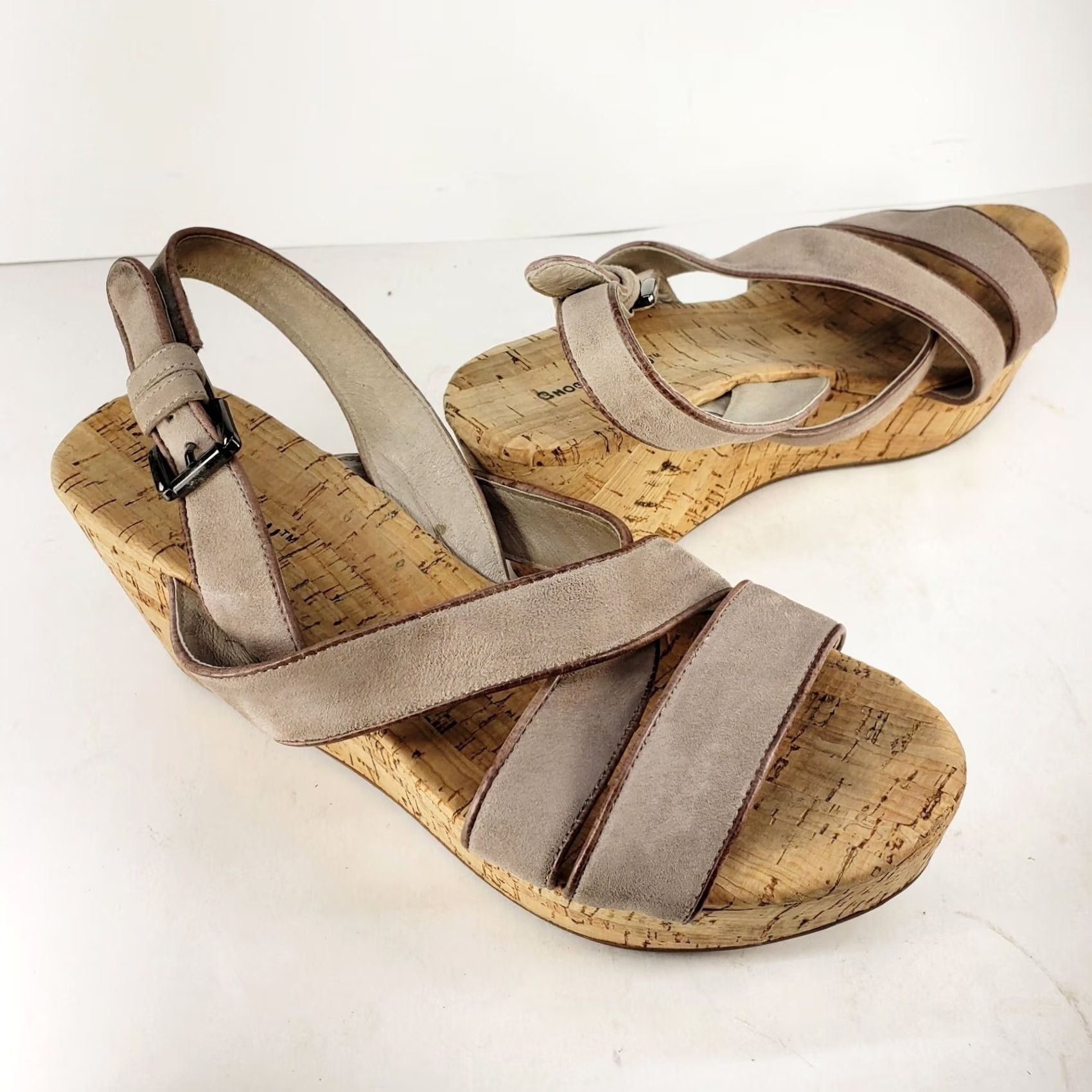 CHOCOOLATE Chocolat Blu Ward Wedge Sandal Strappy Leather Nubuck Beige 8M Womens Casual Formal Cork Buckle Size US 8 / IT 38 - 2 Thumbnail