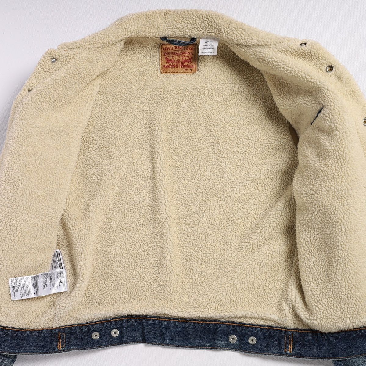 Levi's Levi’s Sherpa Denim Jacket Jeans Washed Blue Size US M / EU 48-50 / 2 - 9 Thumbnail