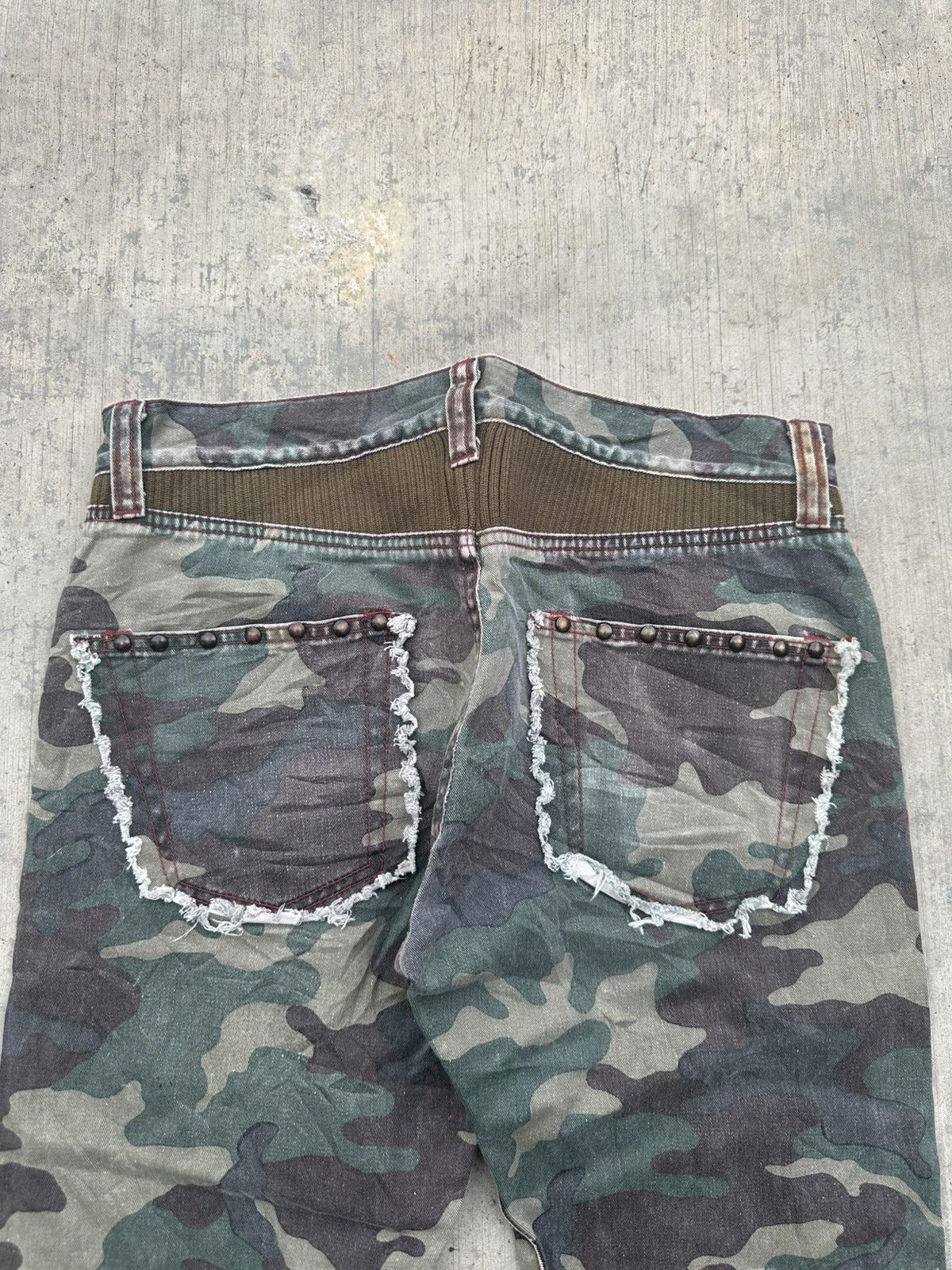 If Six Was Nine 2000s Rare Led rechwe studded camo pants Size US 30 / EU 46 - 7 Thumbnail