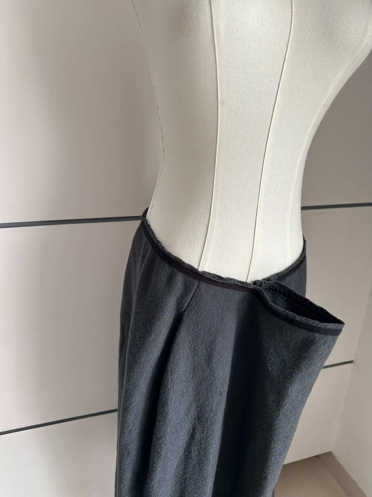 Yohji Yamamoto YOHJI YAMAMOTO 90s-style deconstructed skirt| Size 26" / US 2 / IT 38 - 7 Thumbnail