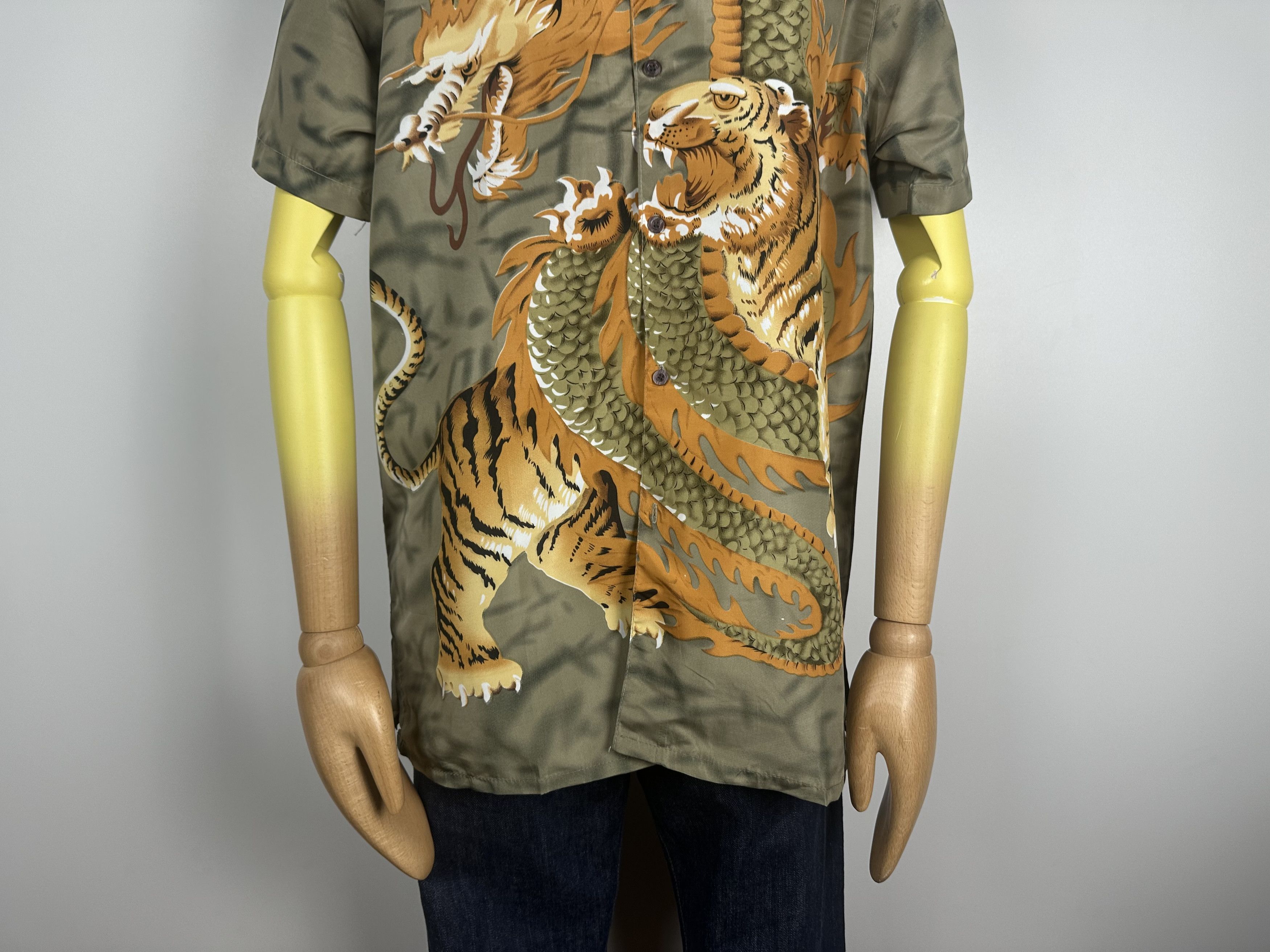 Vintage Dragon Tiger Vintage Button down 90s Unisex oversized Size US L / EU 52-54 / 3 - 4 Thumbnail