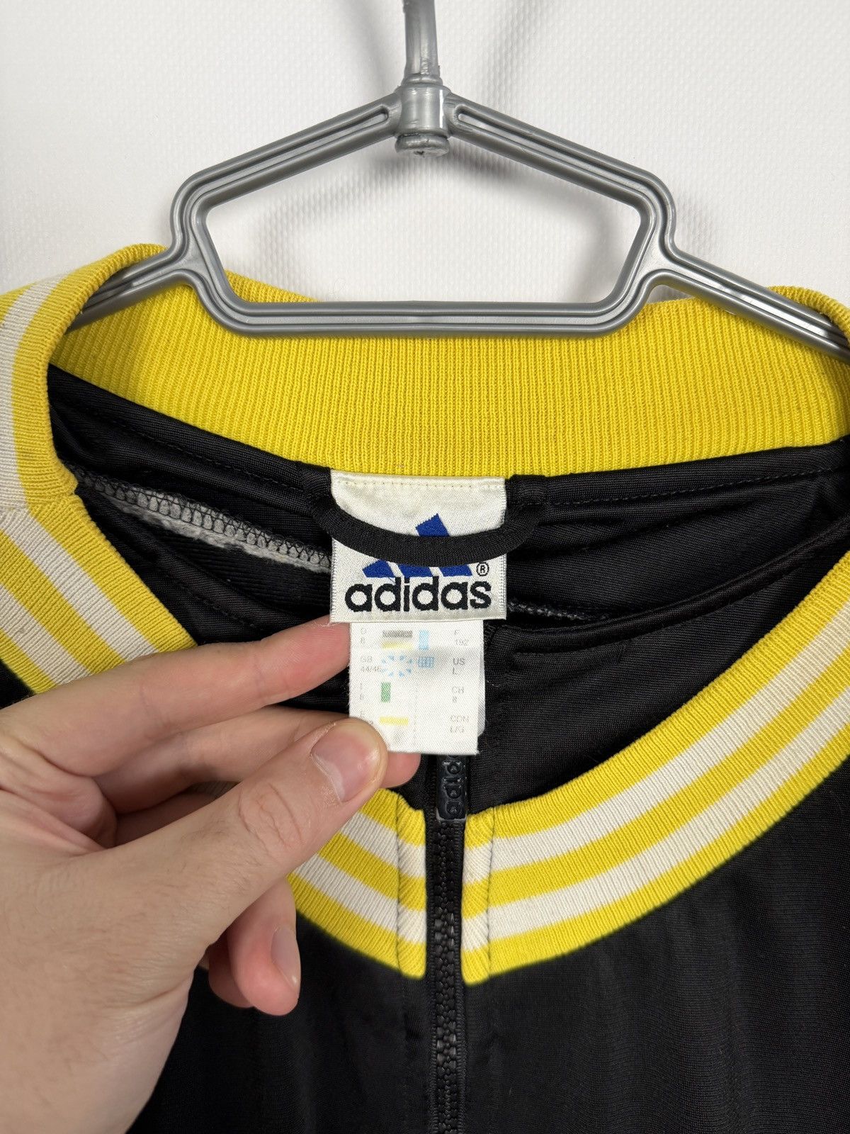 Adidas Adidas Vintage Detachable Sleeve Track Jacket Vest Size L Size US L / EU 52-54 / 3 - 10 Thumbnail