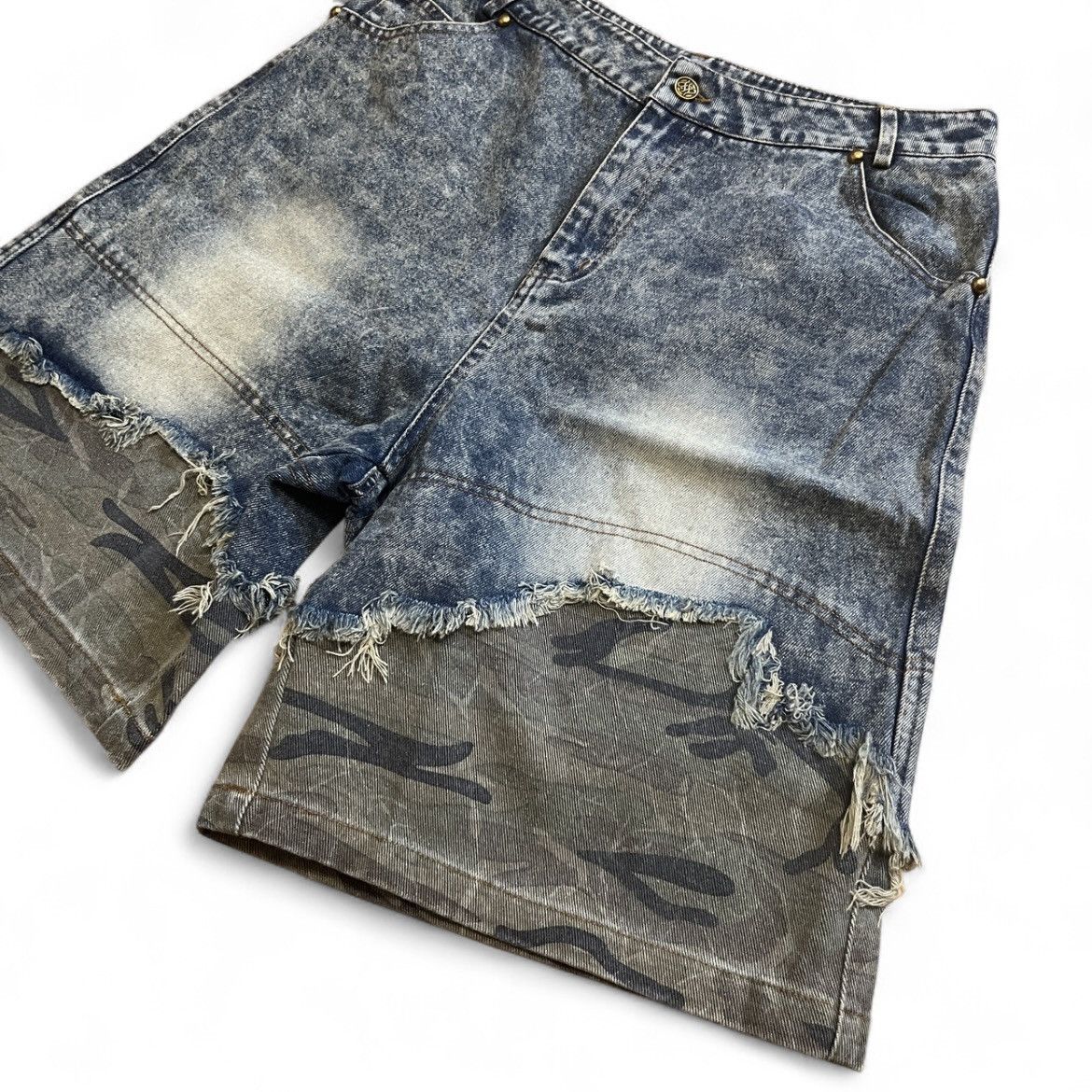 Japanese Brand American Double Side Denim Camo Shorts Hip-Hop Wide Leg Goth Size US 30 / EU 46 - 3 Thumbnail