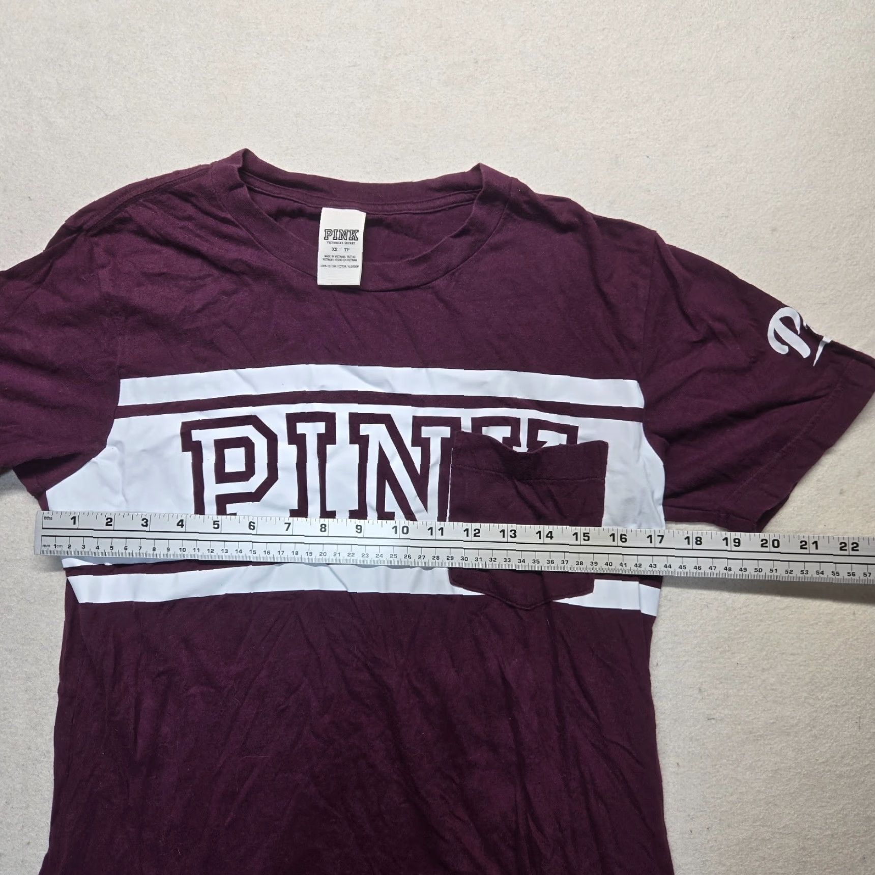 Victoria's Secret VS Pink Victoria's Secret - T-Shirt - Shirt - Adult Women - XS - Purple - Pocket Tee - 90s? (No, avoid new details) Size XS / US 0-2 / IT 36-38 - 4 Thumbnail