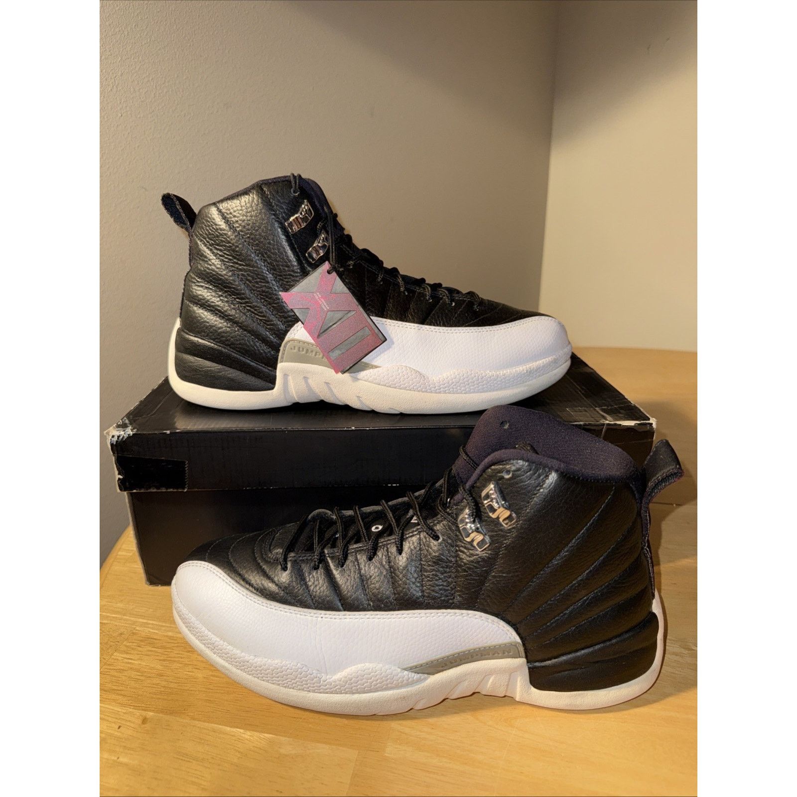 Jordan Brand Size 8.5 - Jordan 12 Retro Playoff OG BOX LIGHTLY USED Size US 8.5 / EU 41-42 - 3 Thumbnail