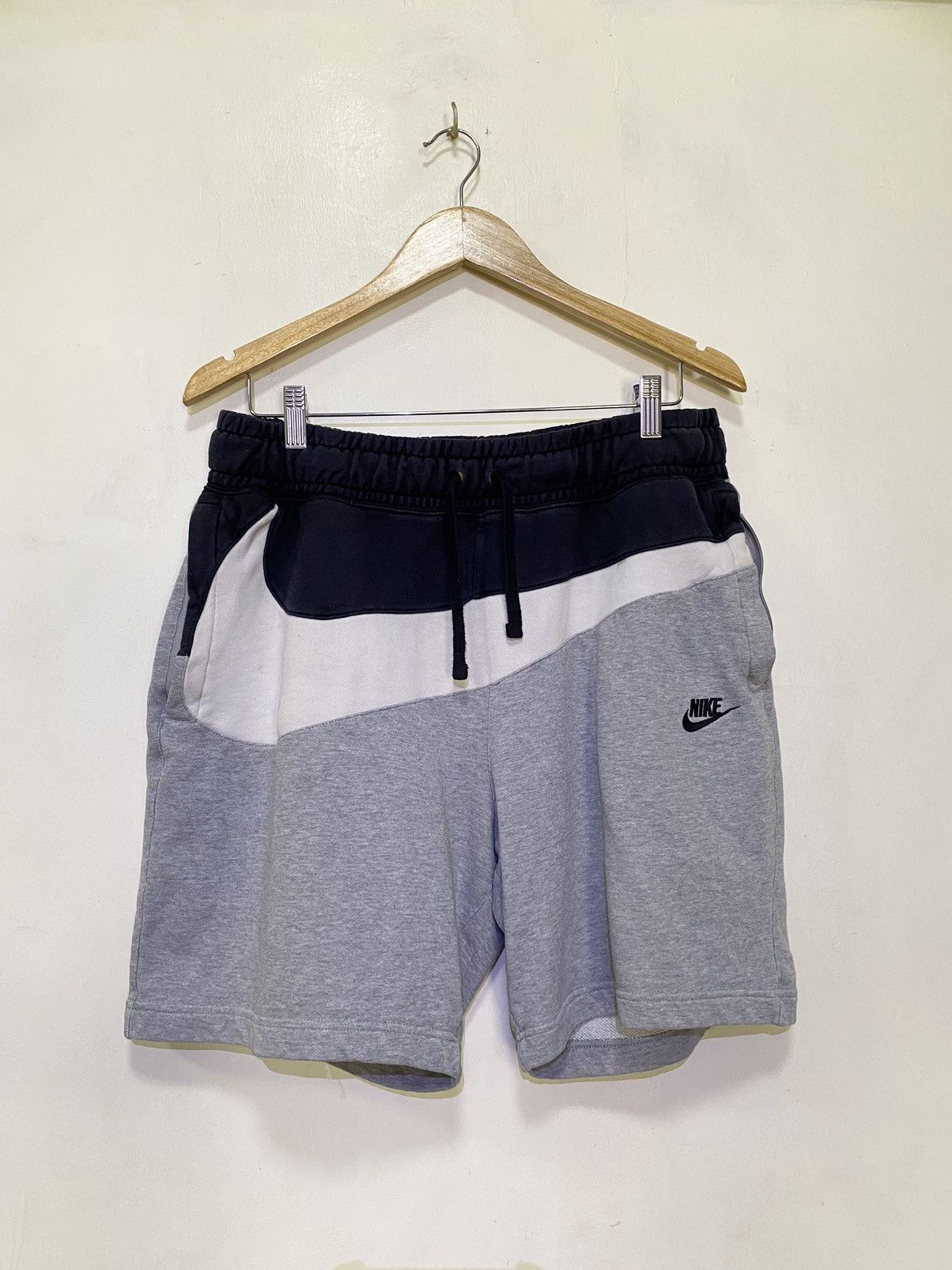 Nike NIKE TRITONE BIG SWOOSH SHORT Size US 32 / EU 48 - 6 Thumbnail